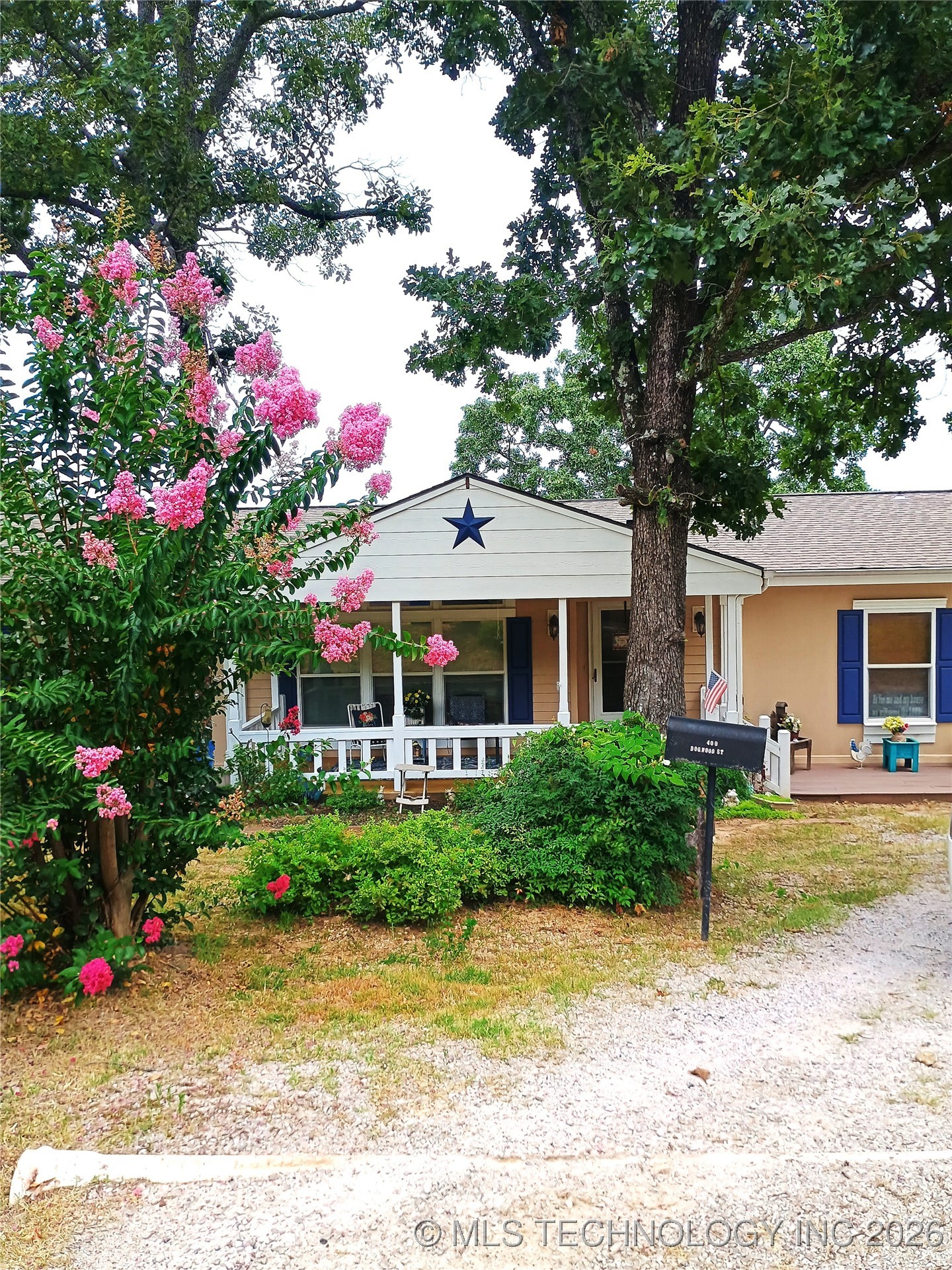 400 Dogwood Street Property Photo 3