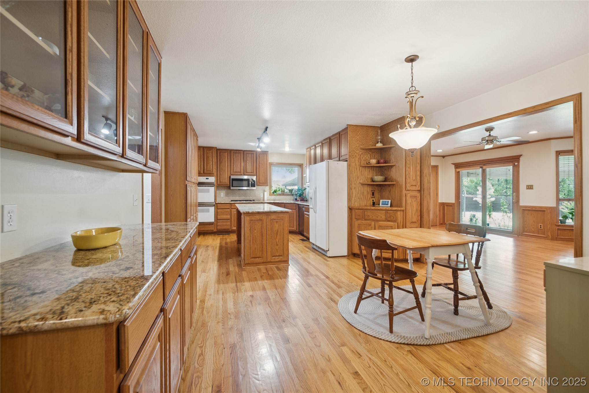 1424 Timber Lane Property Photo 3