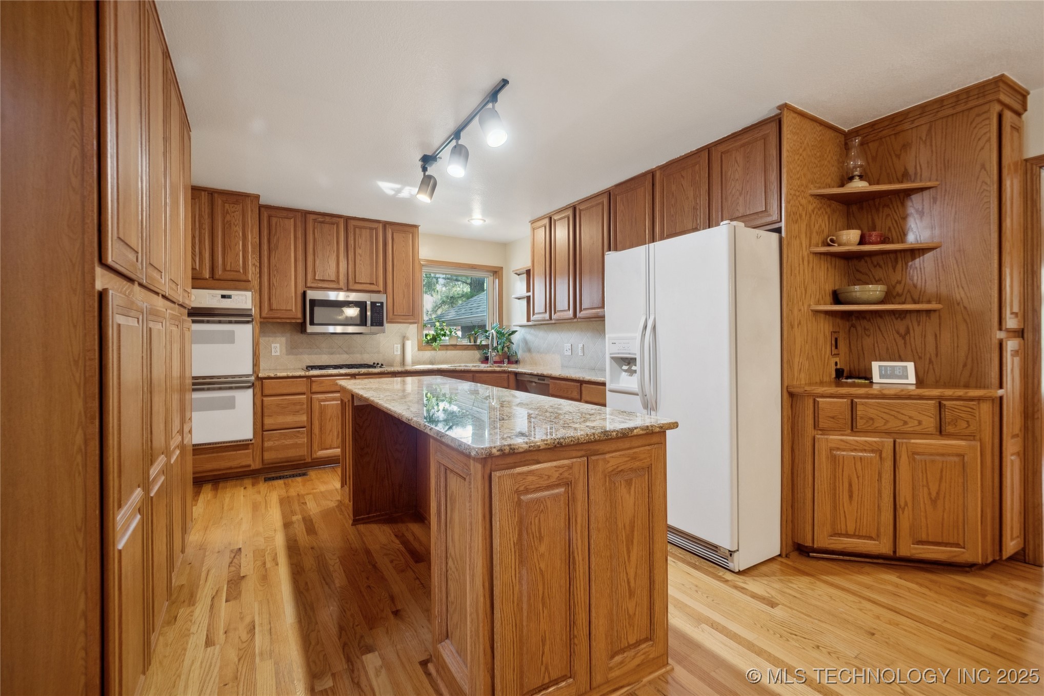 1424 Timber Lane Property Photo 4