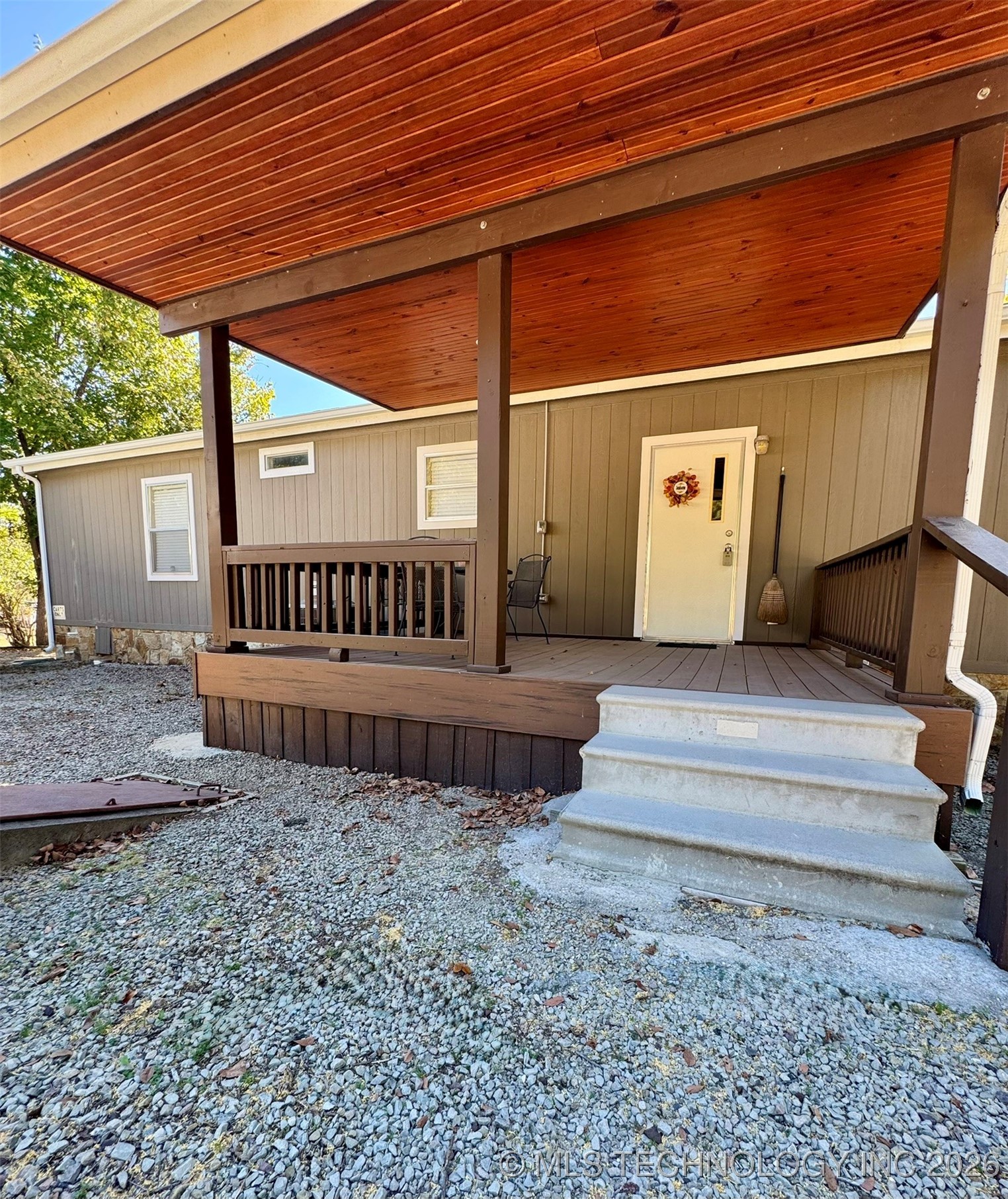 429868 E 1158 Road Property Photo 2