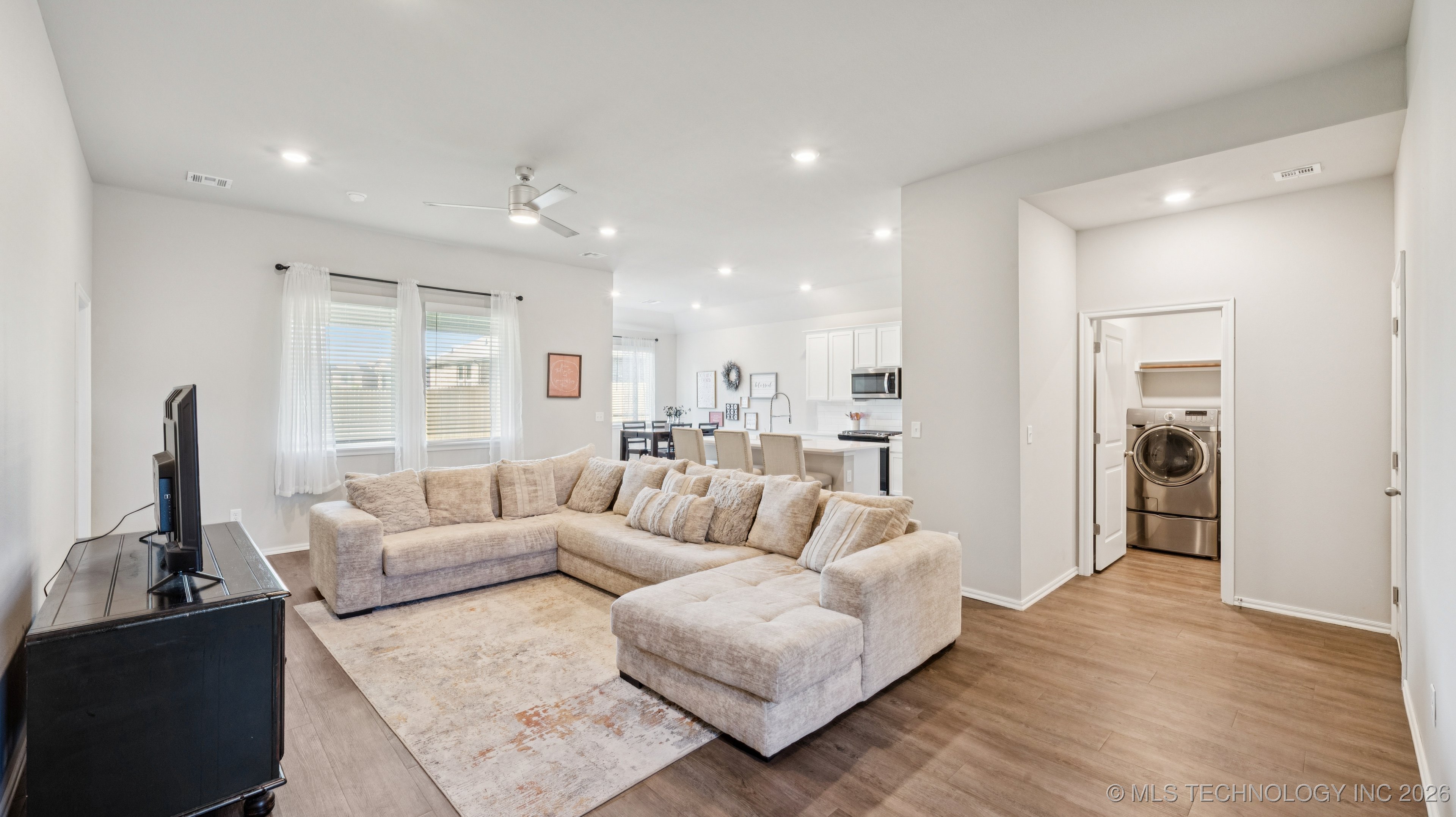 4236 W 4th Street Property Photo 6