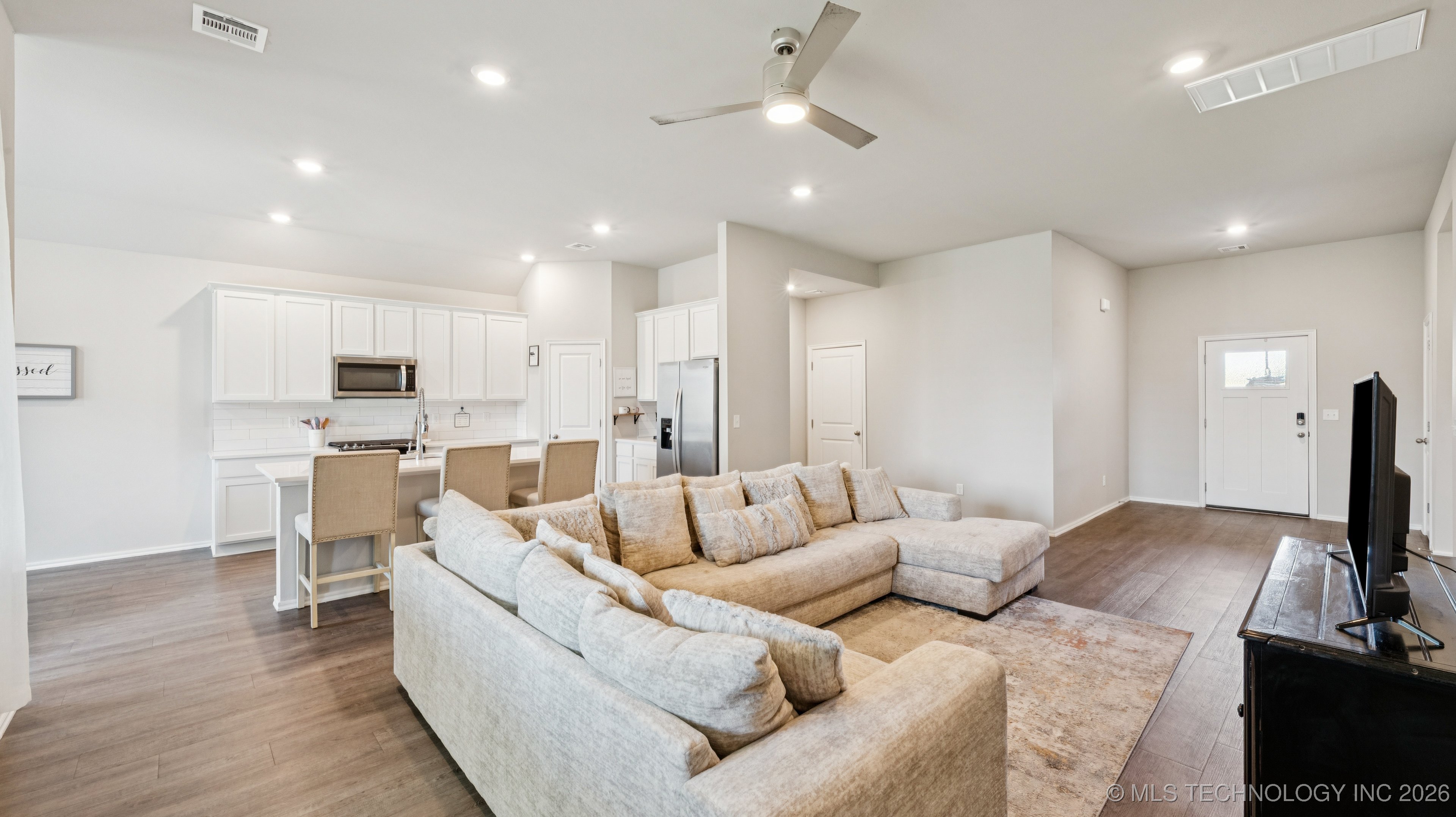 4236 W 4th Street Property Photo 8