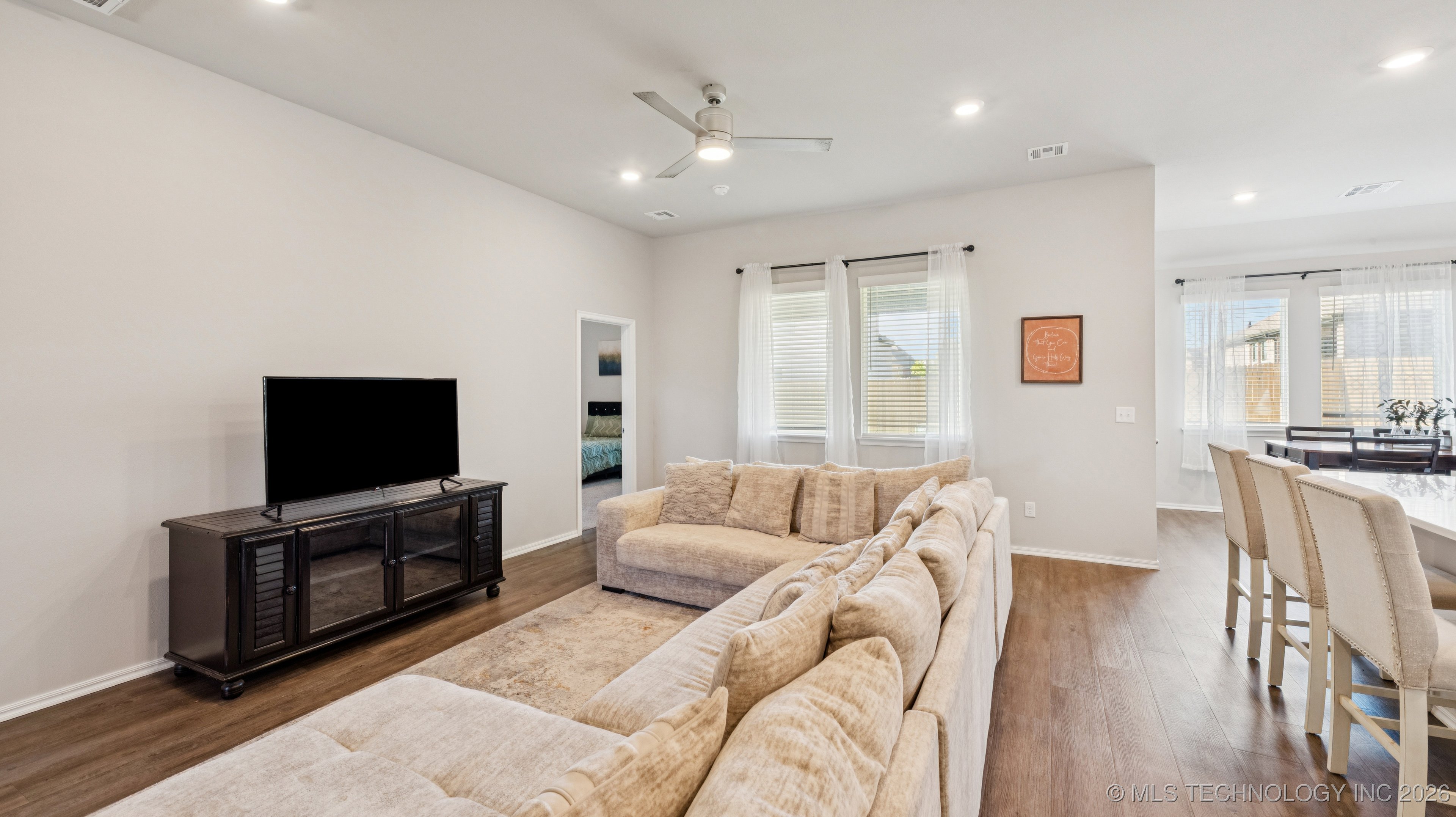 4236 W 4th Street Property Photo 9