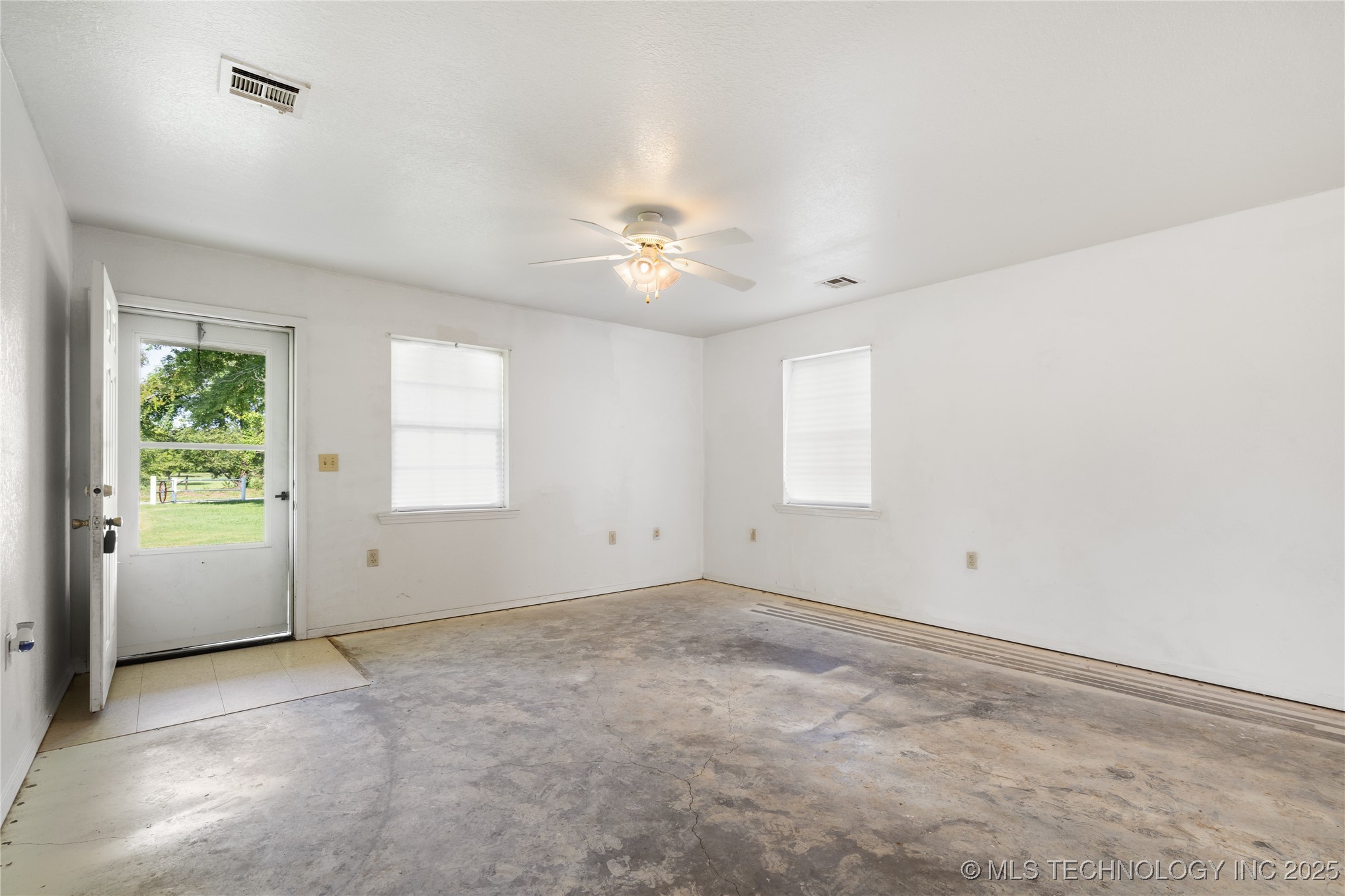 6360 N 250 Road Property Photo 6