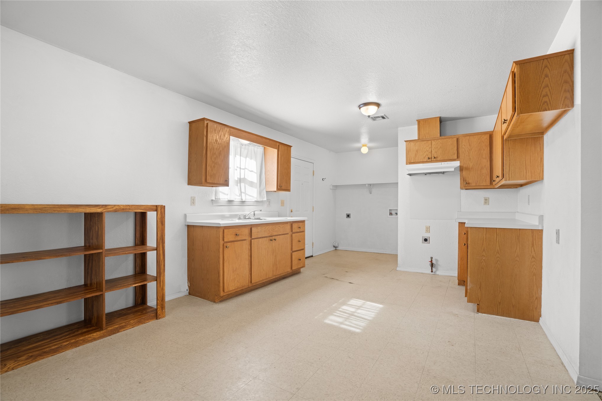 6360 N 250 Road Property Photo 7