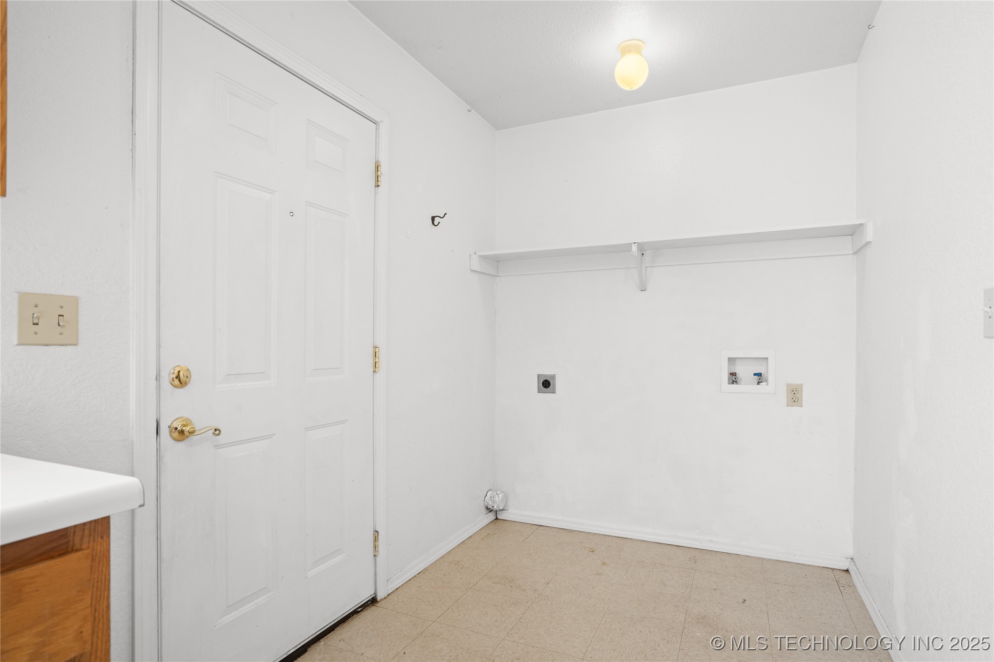 6360 N 250 Road Property Photo 10