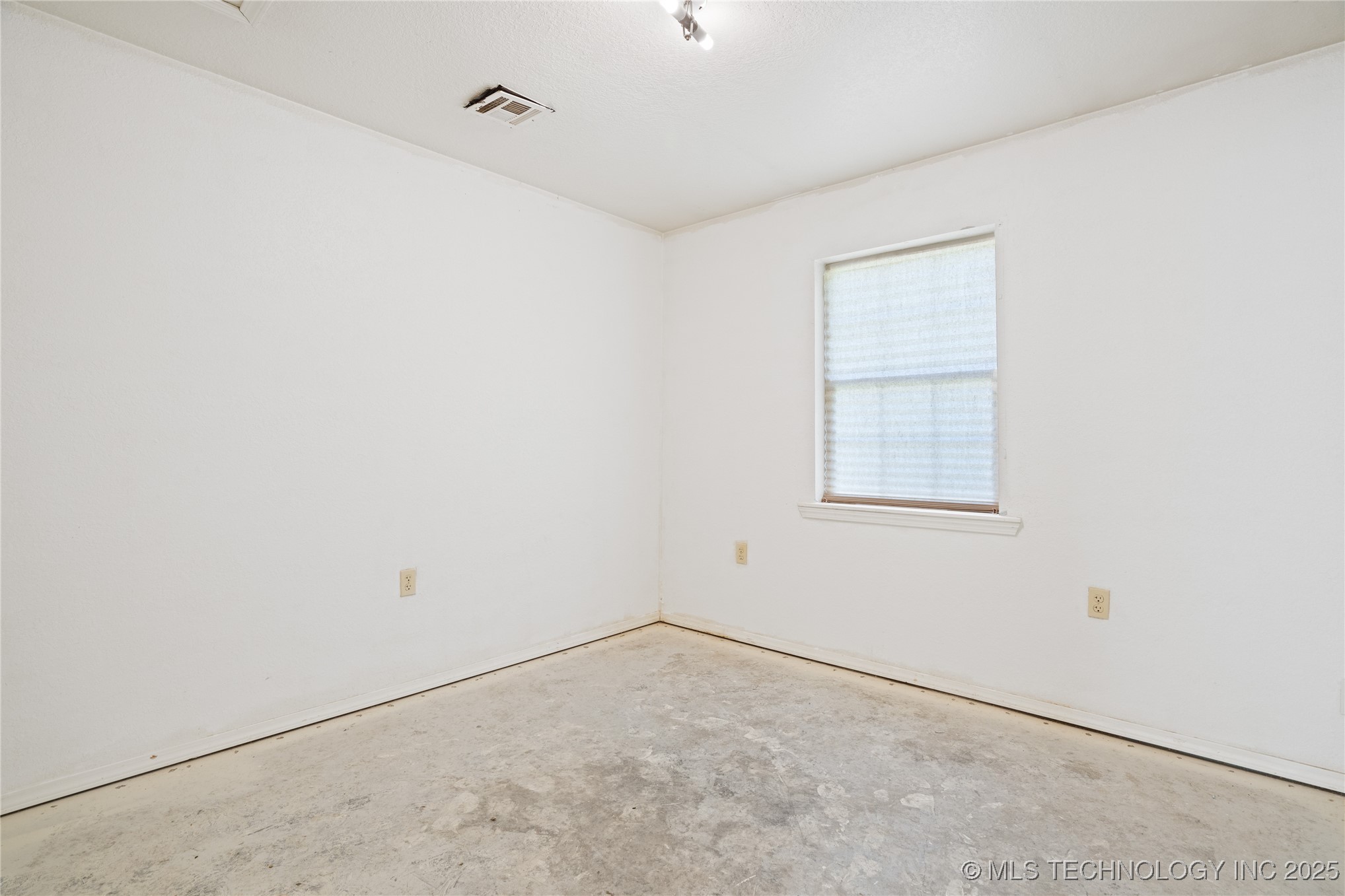 6360 N 250 Road Property Photo 16