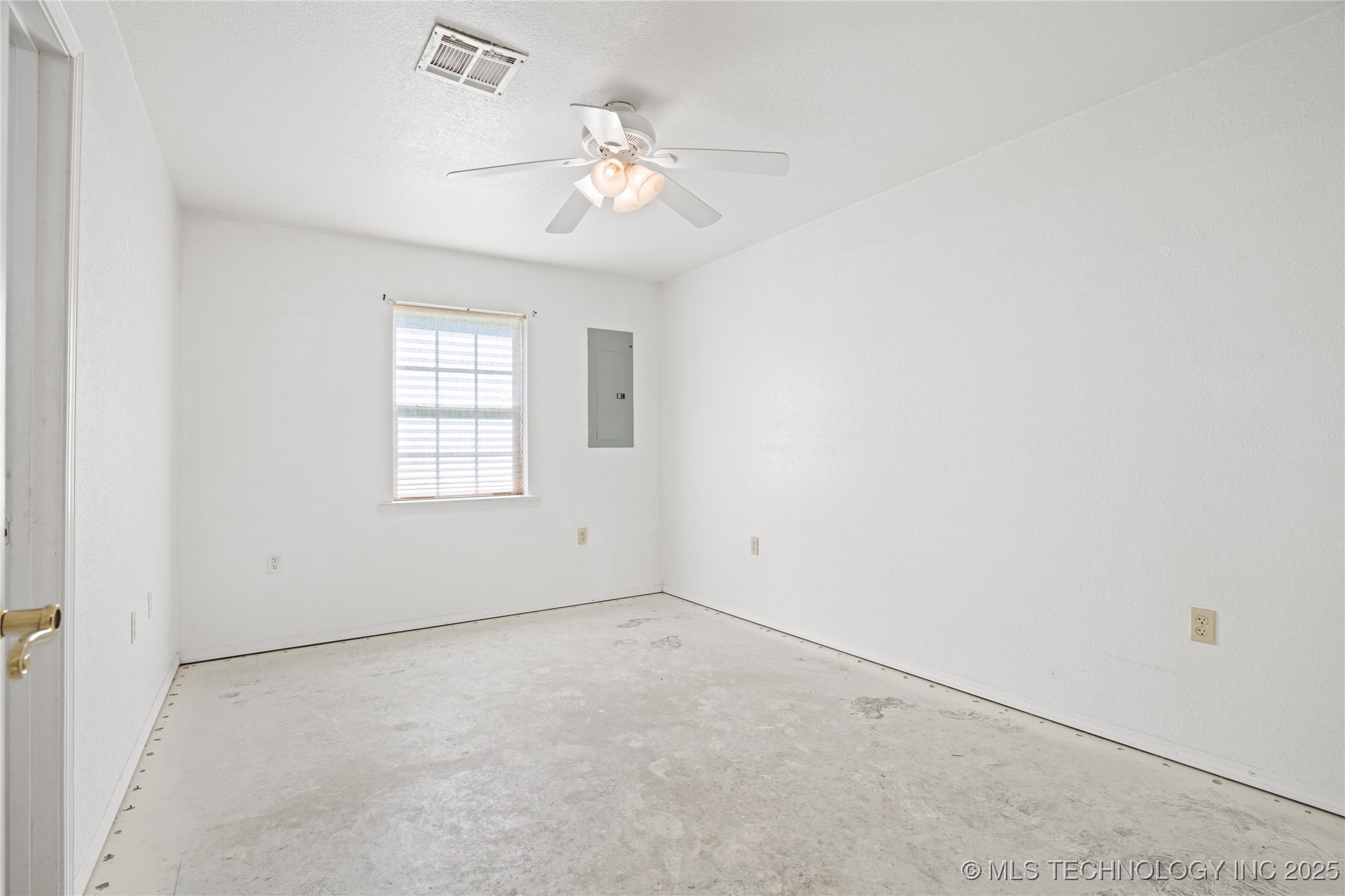 6360 N 250 Road Property Photo 18