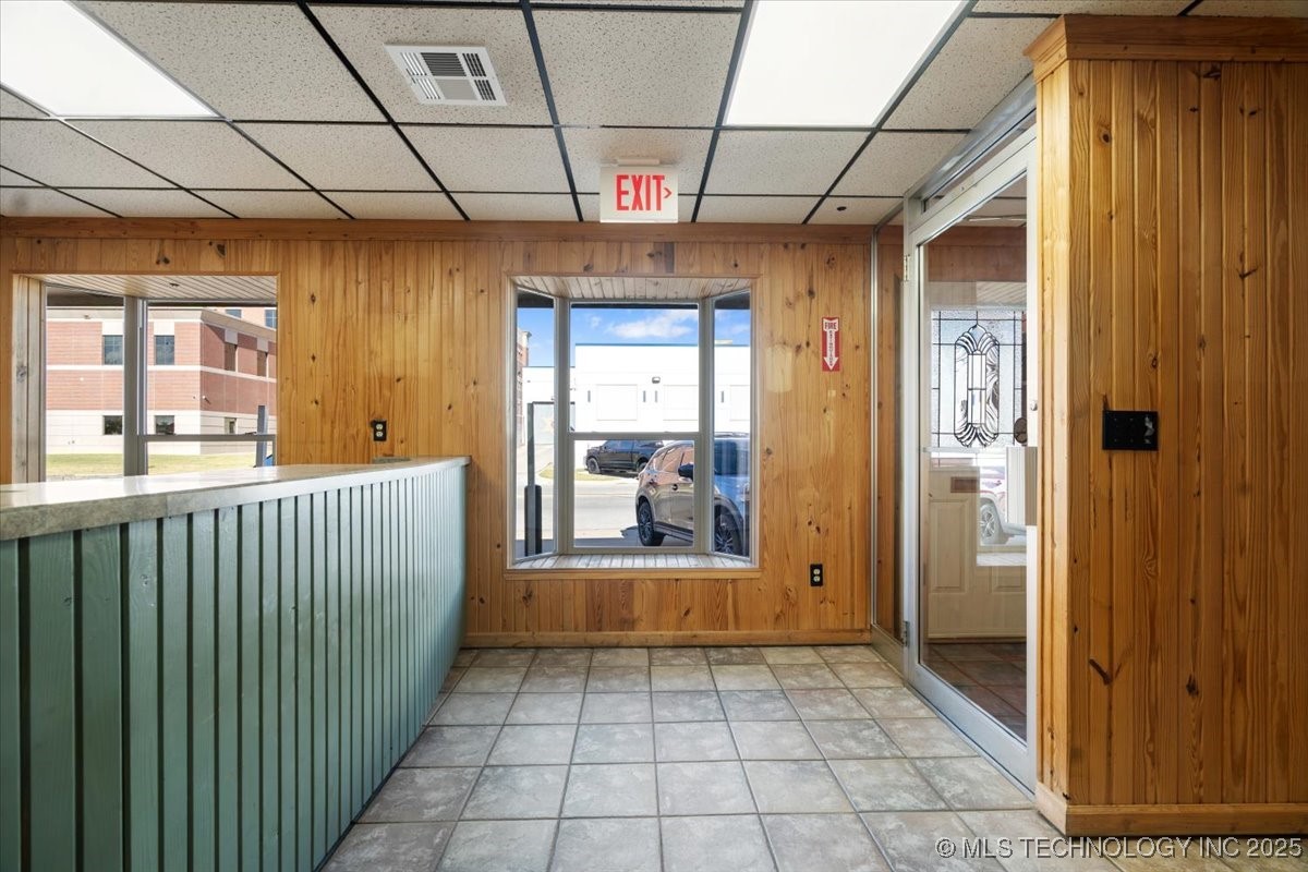 411 W 1st Street Property Photo 3