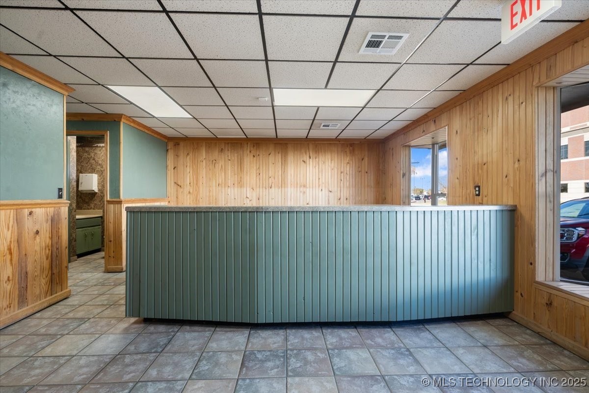 411 W 1st Street Property Photo 4