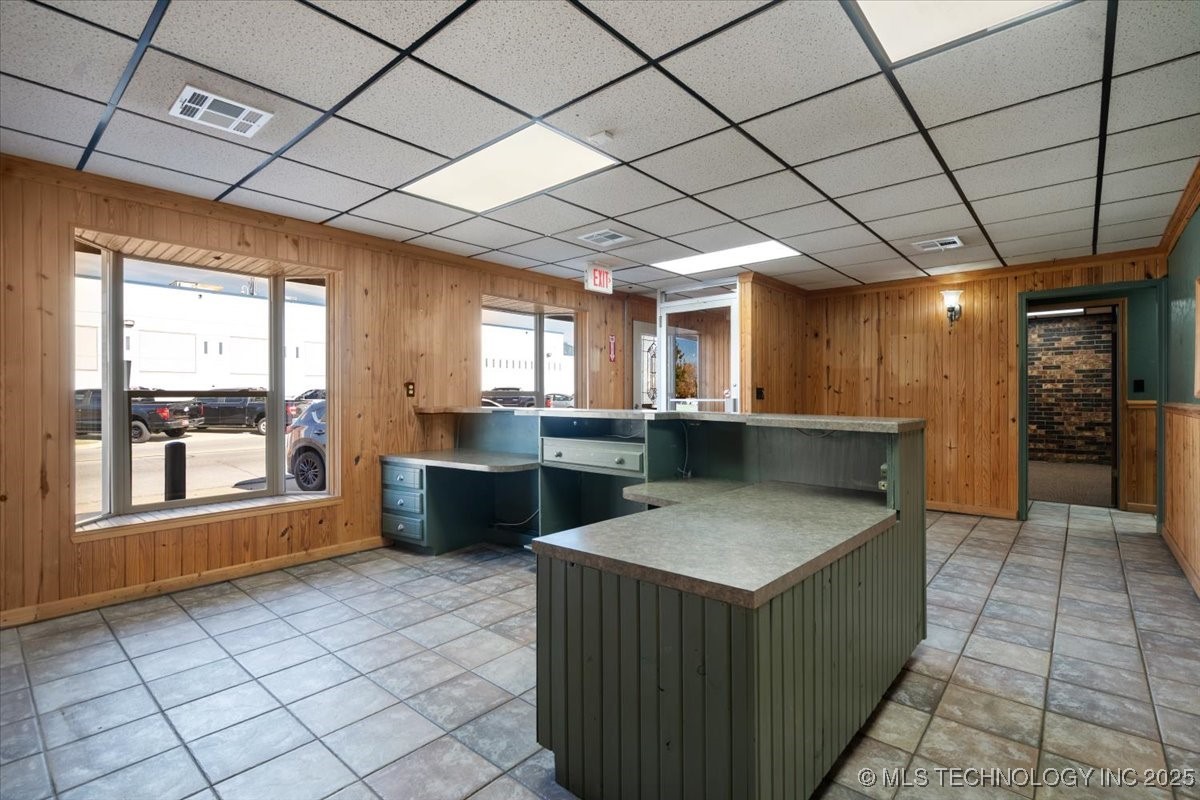 411 W 1st Street Property Photo 5