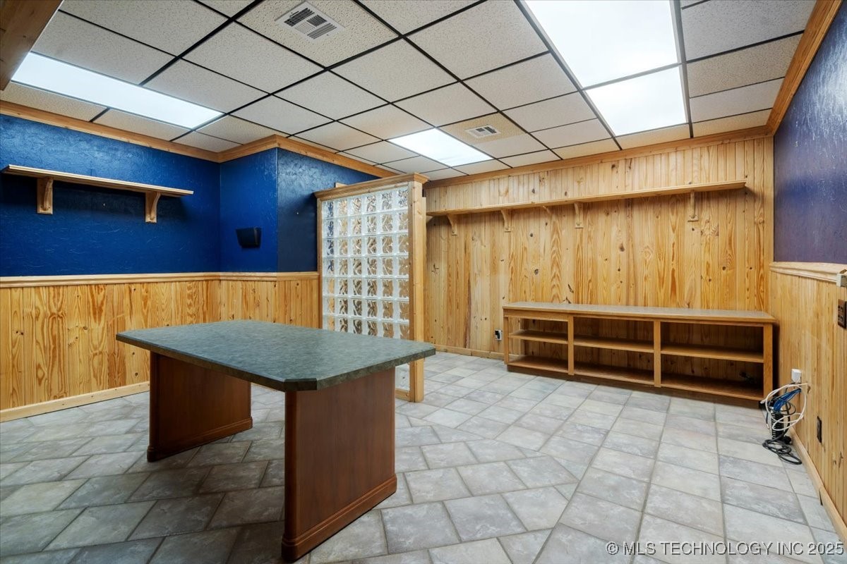 411 W 1st Street Property Photo 12