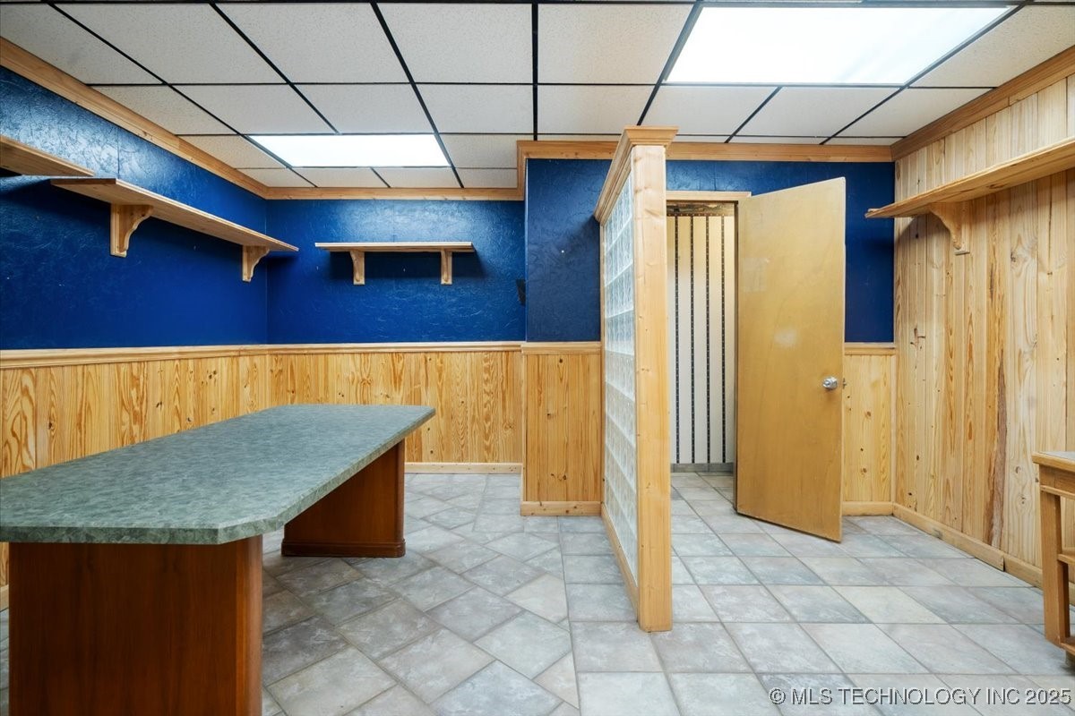 411 W 1st Street Property Photo 13