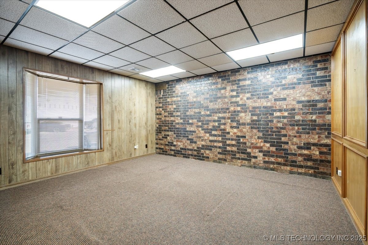 411 W 1st Street Property Photo 18