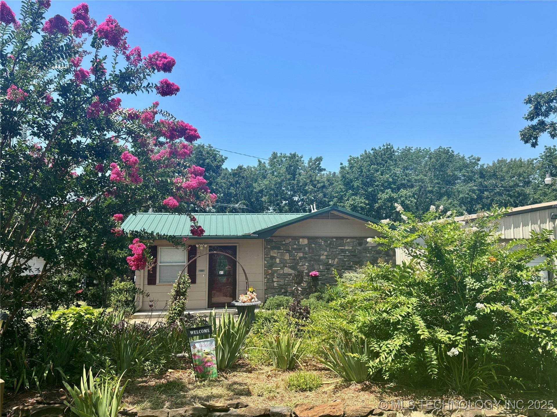 374 Cedar Tree Drive Property Photo 10