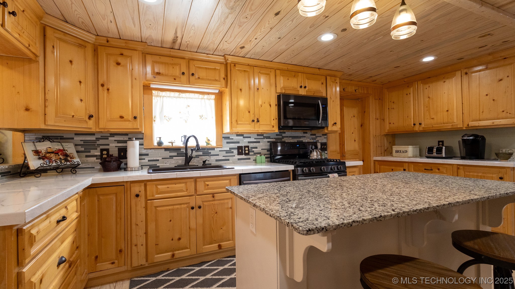 374 Cedar Tree Drive Property Photo 18