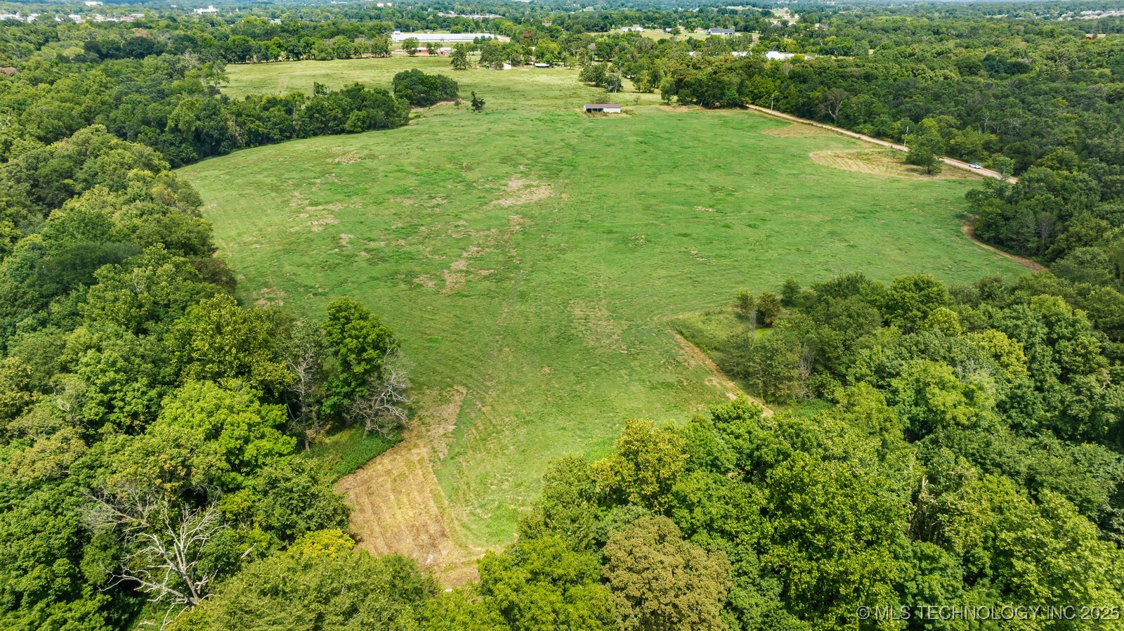 19800 Dawn Hill East Road Property Photo 1