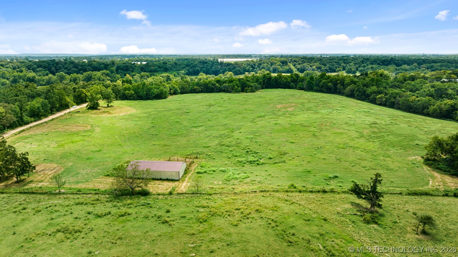 19800 Dawn Hill East Road Property Photo 13
