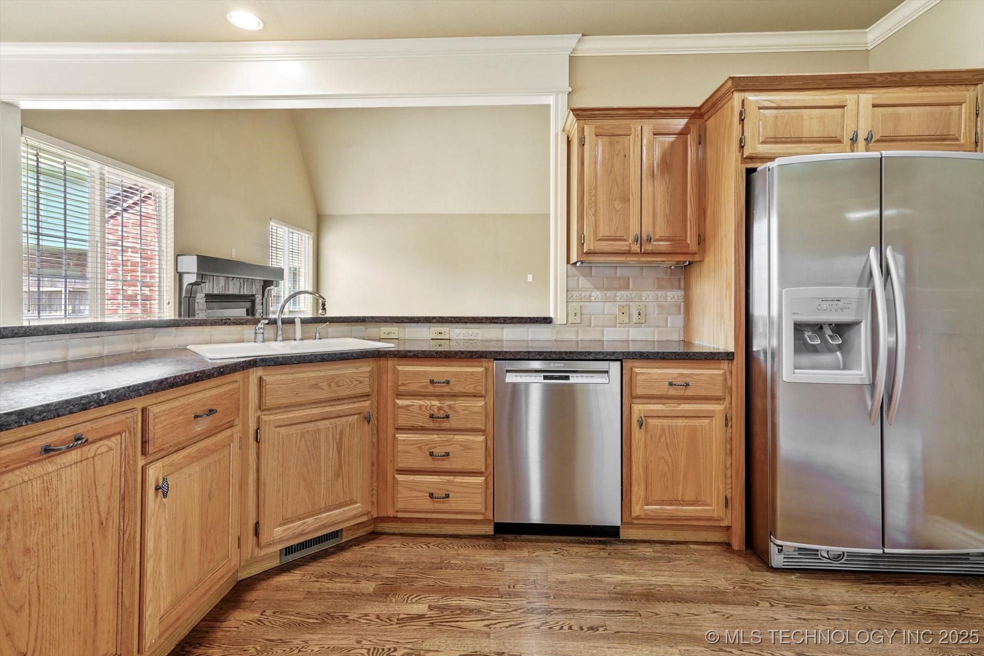 3816 S Yellow Pine Avenue Property Photo 7