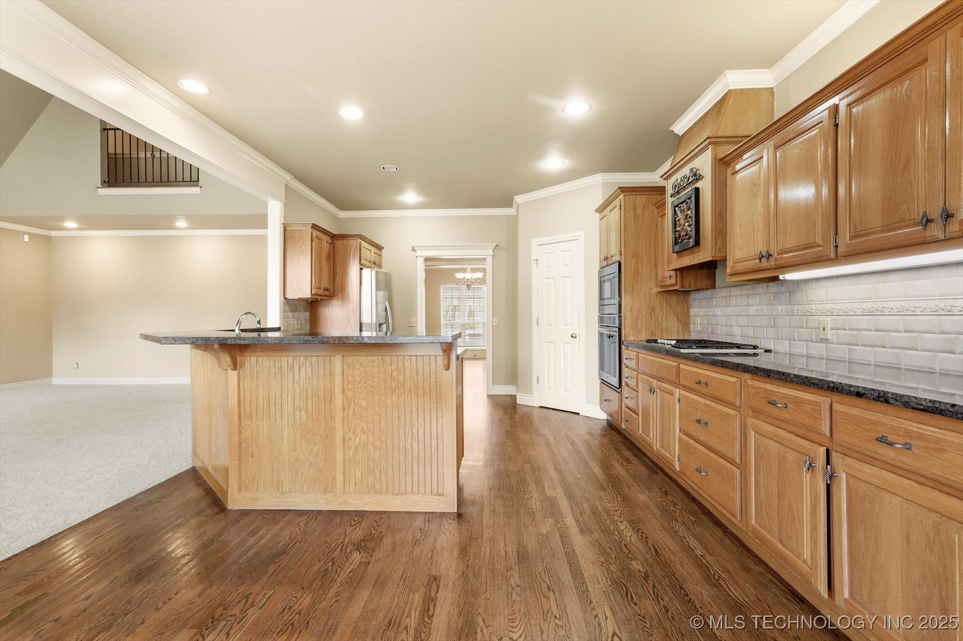 3816 S Yellow Pine Avenue Property Photo 8