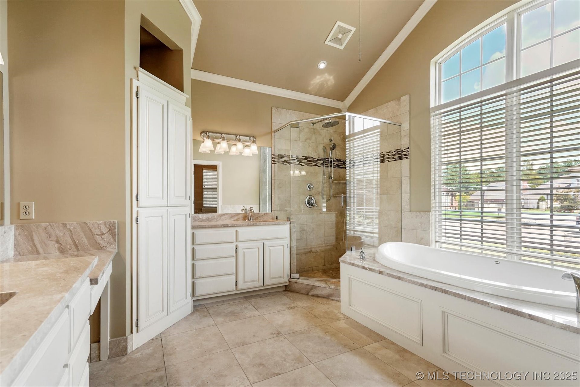 3816 S Yellow Pine Avenue Property Photo 17