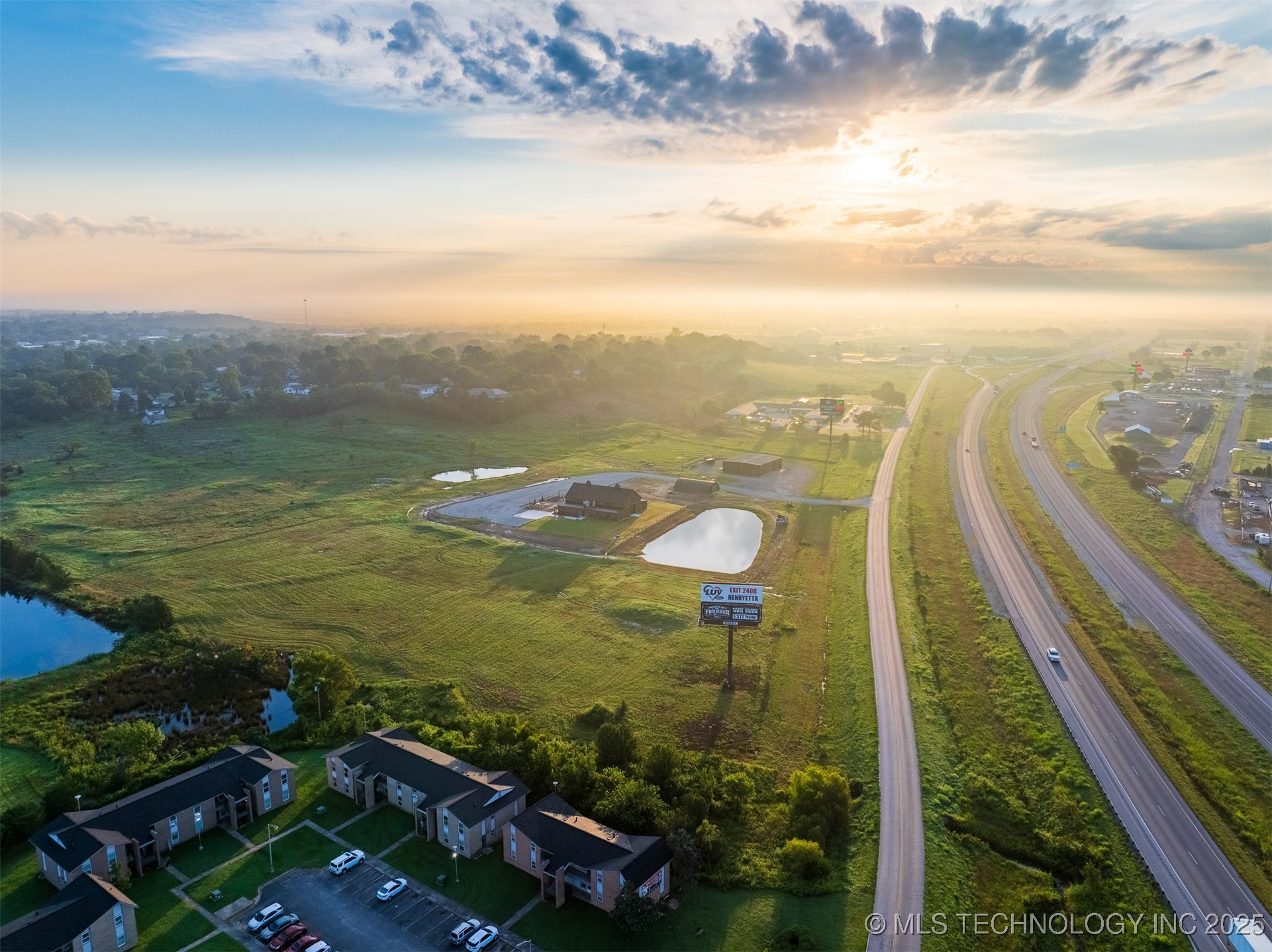 5 E 1100 Road Property Photo 2