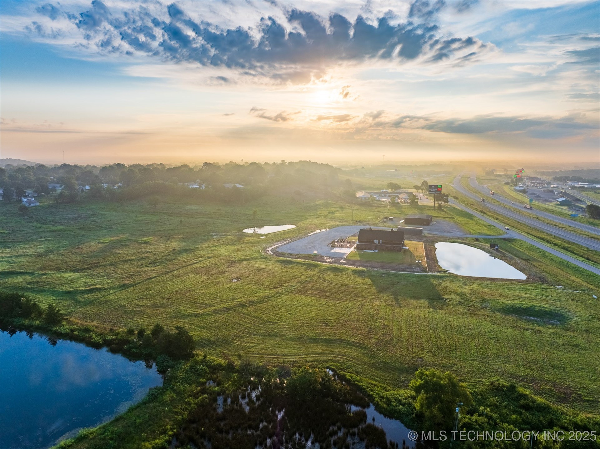 5 E 1100 Road Property Photo 3