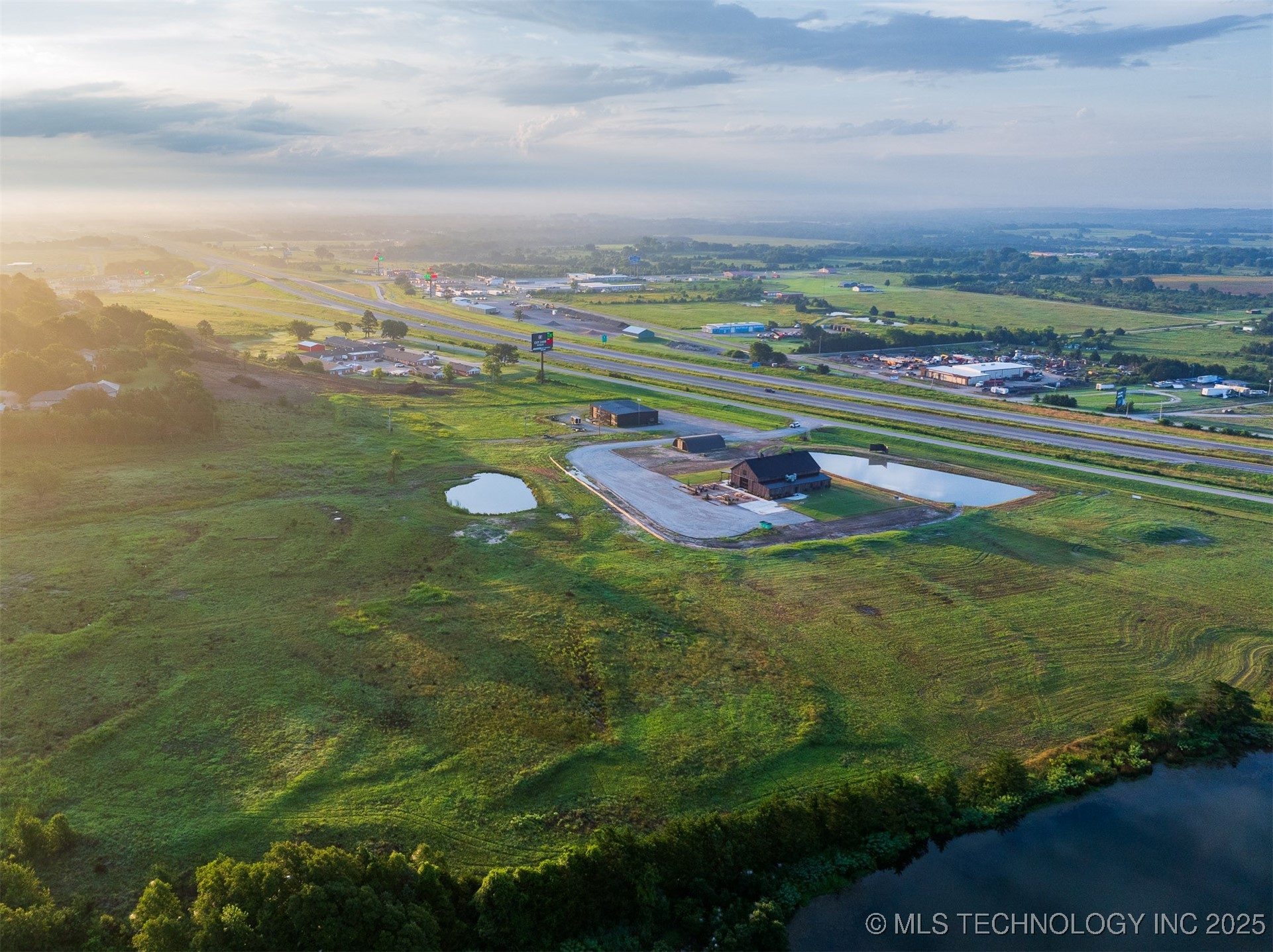 5 E 1100 Road Property Photo 6