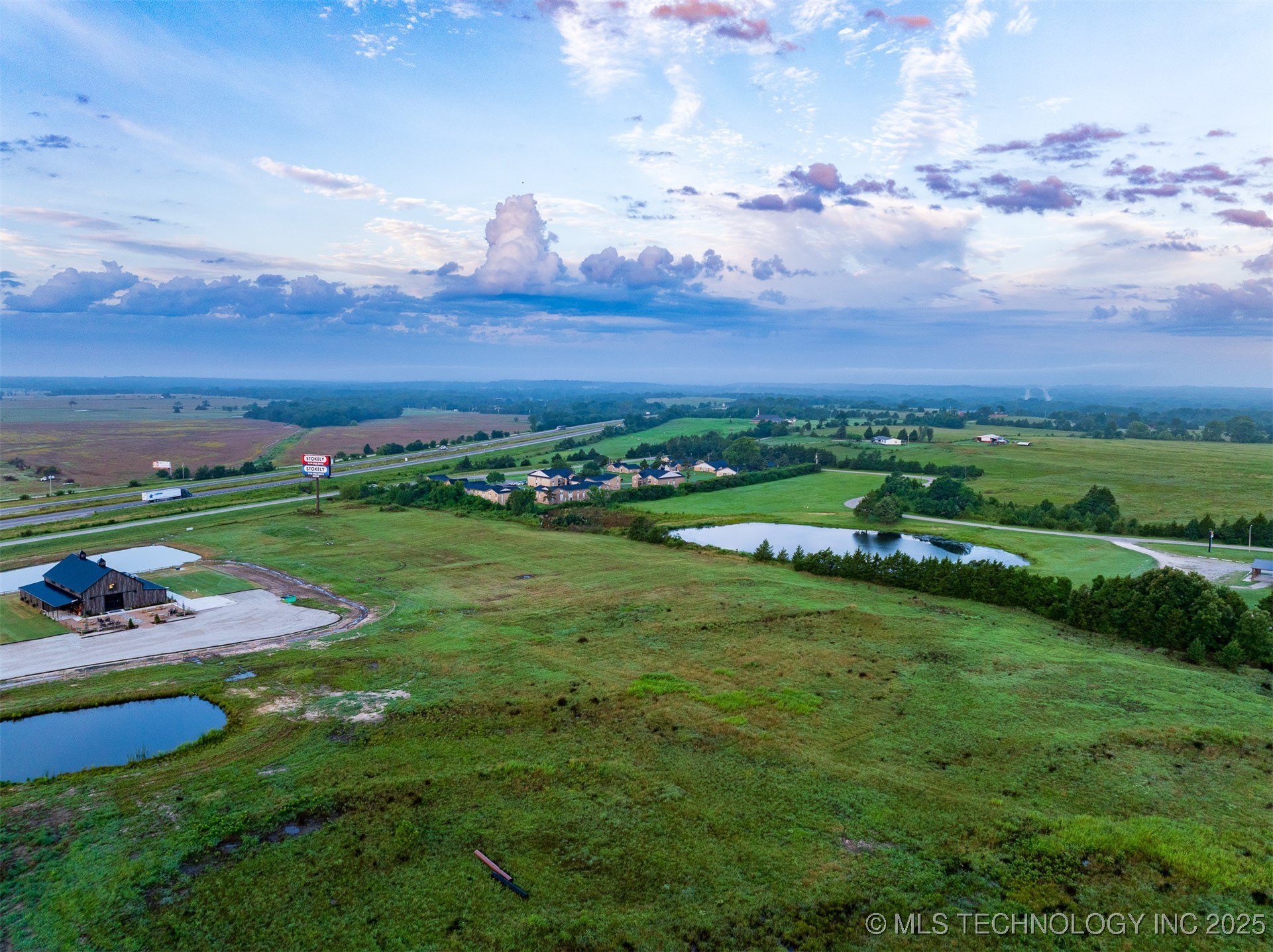 5 E 1100 Road Property Photo 7