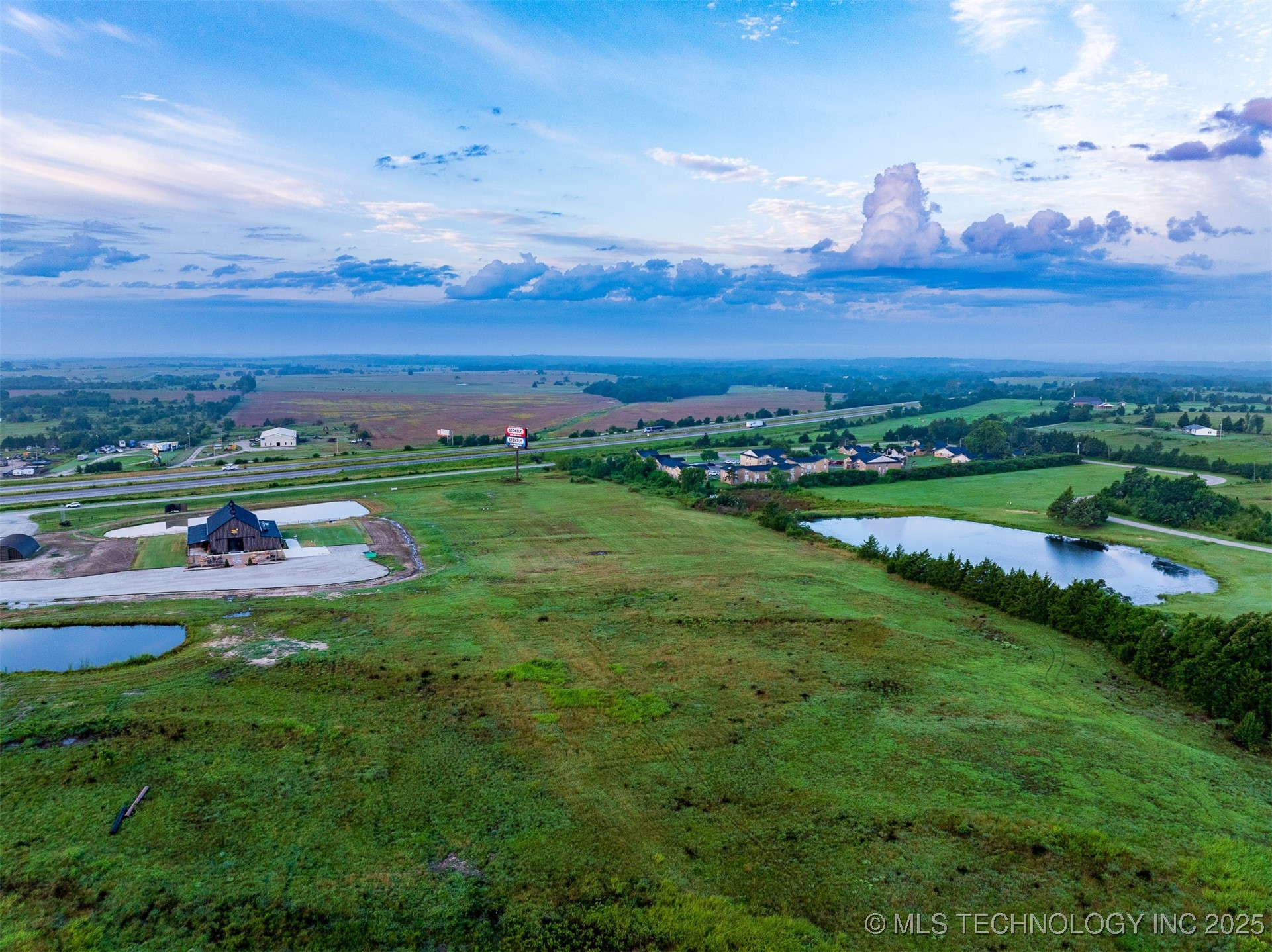 5 E 1100 Road Property Photo 10