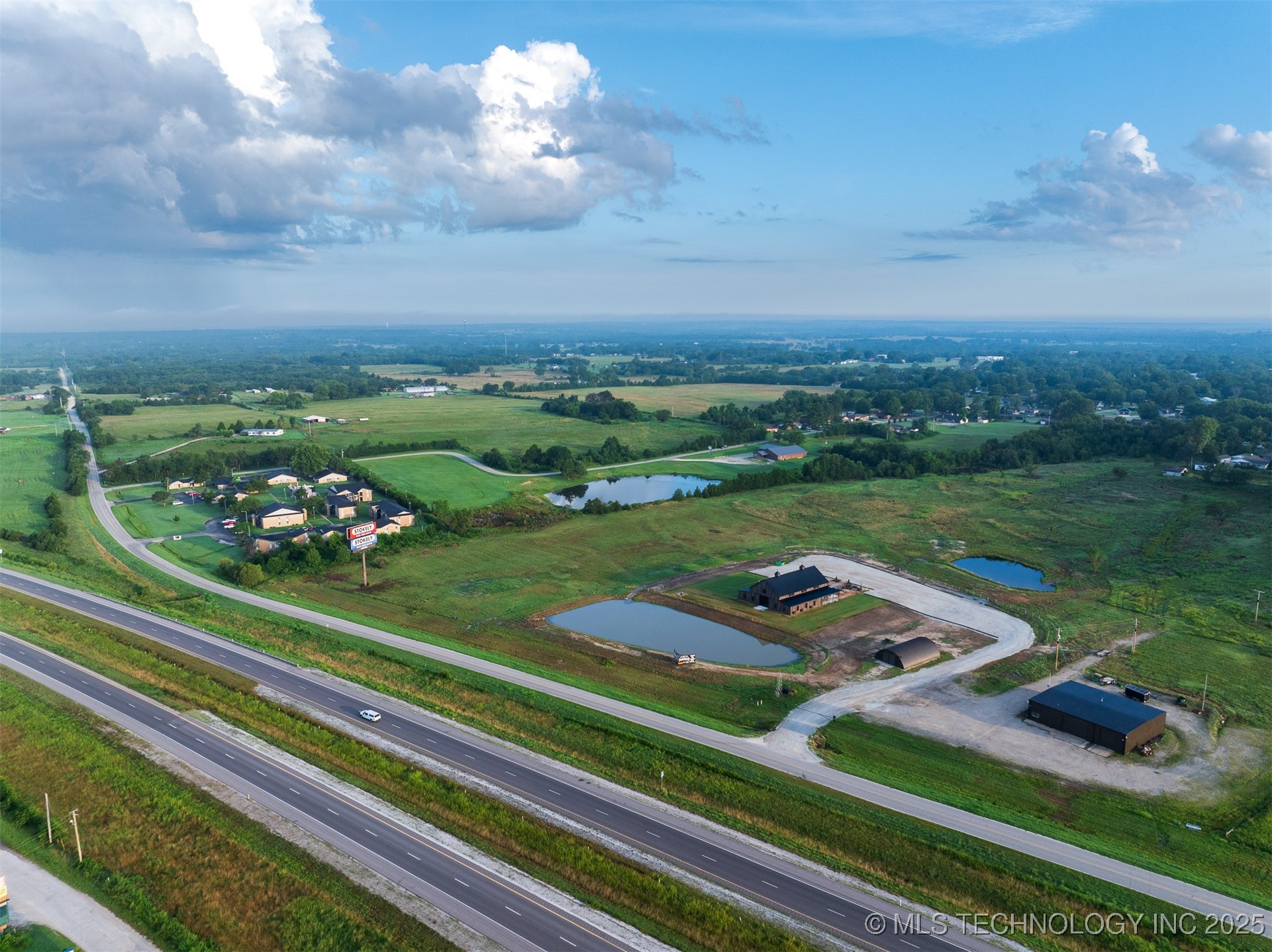 5 E 1100 Road Property Photo 11