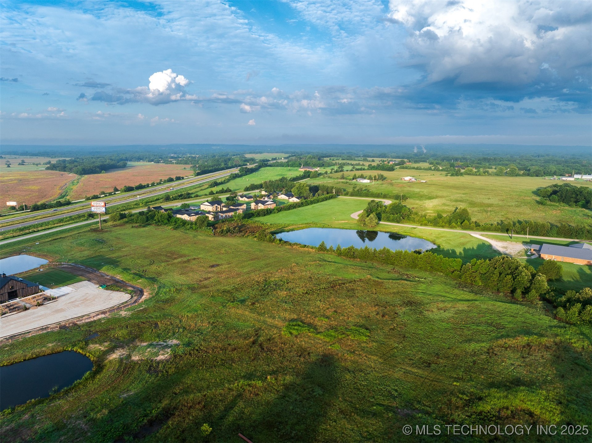 5 E 1100 Road Property Photo 16