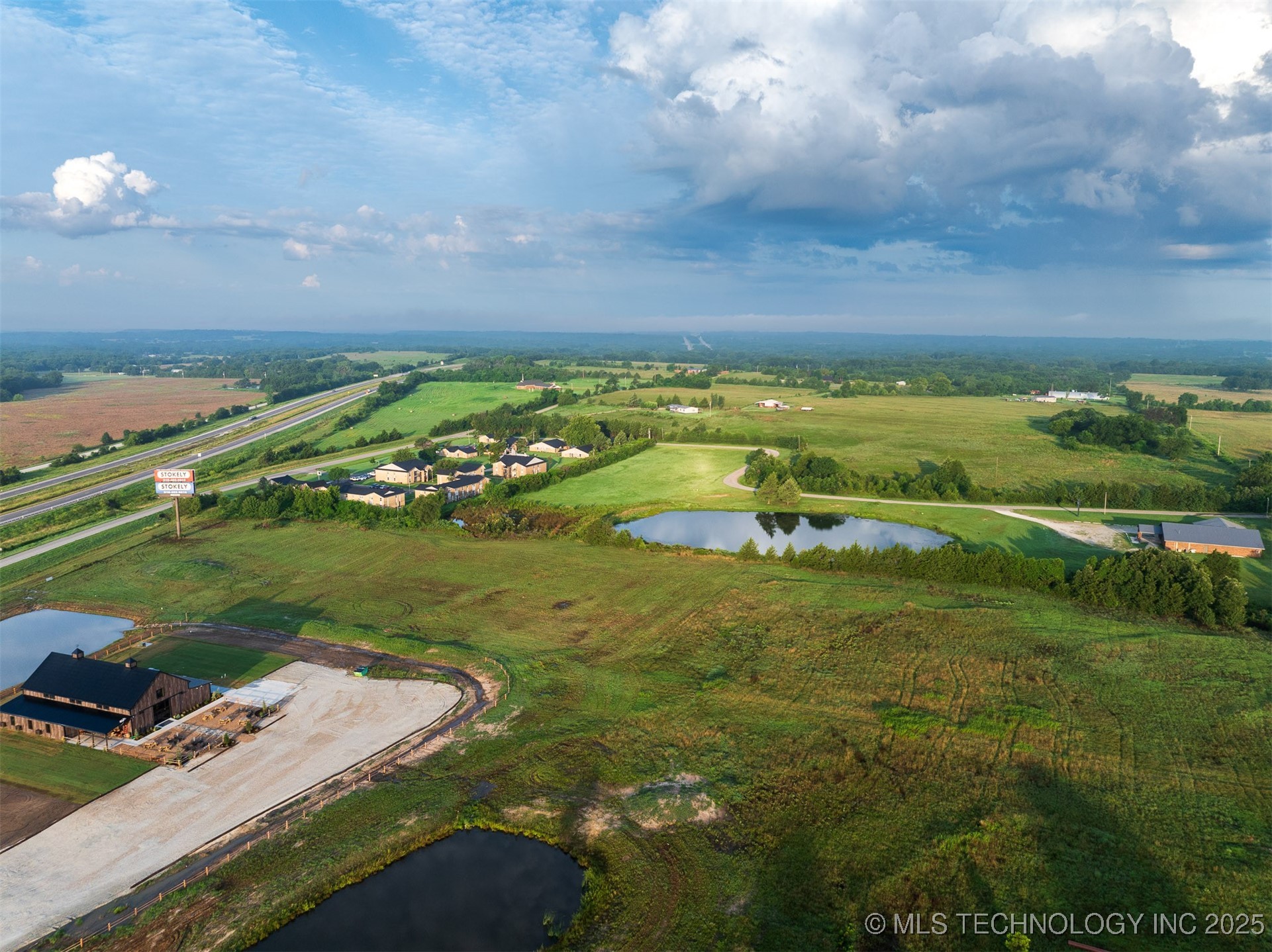 5 E 1100 Road Property Photo 17