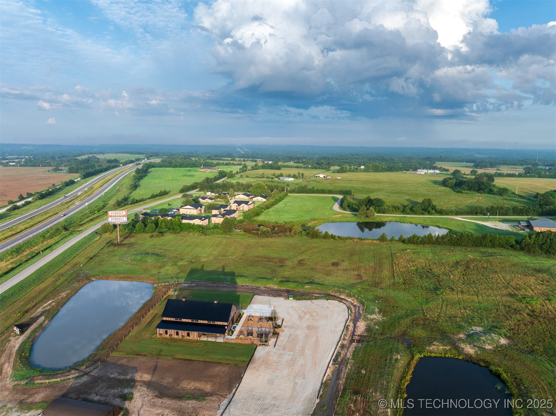 5 E 1100 Road Property Photo 18