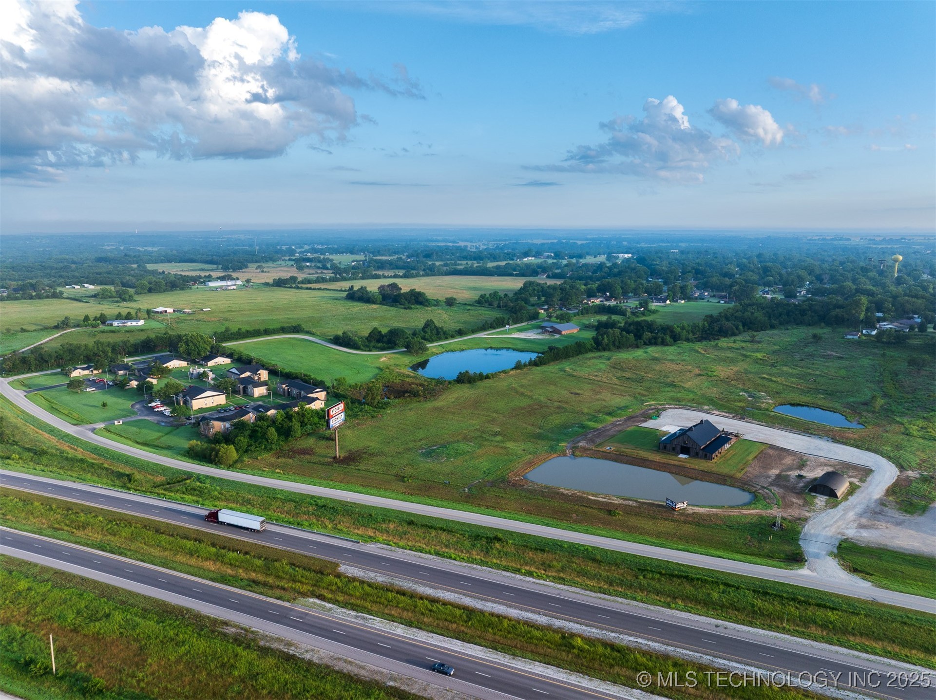 5 E 1100 Road Property Photo 22