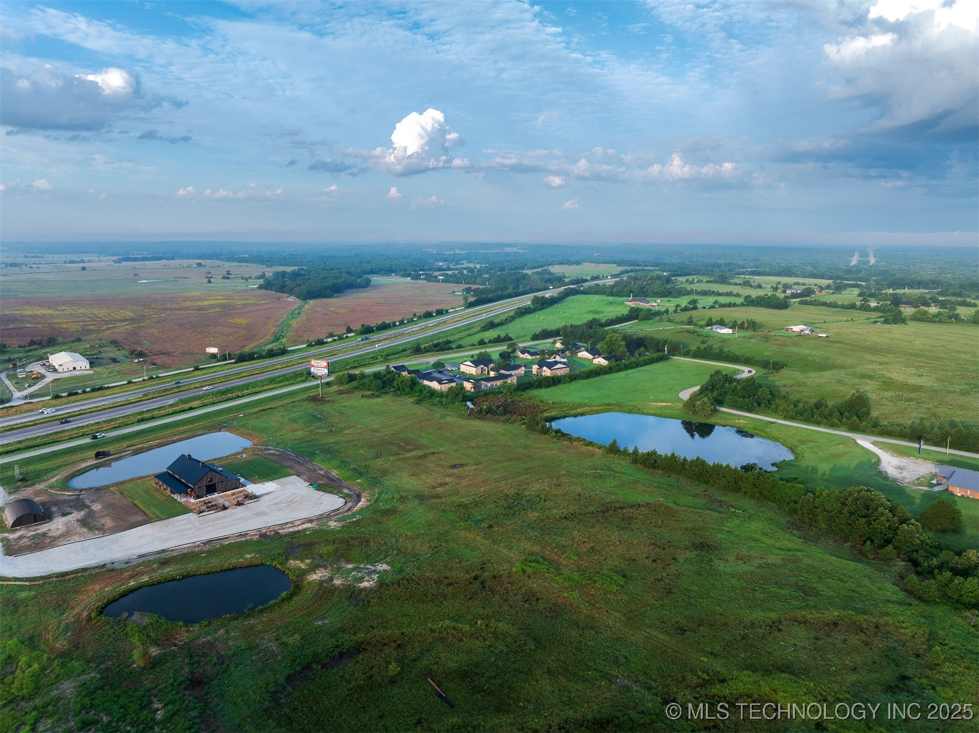 5 E 1100 Road Property Photo 24