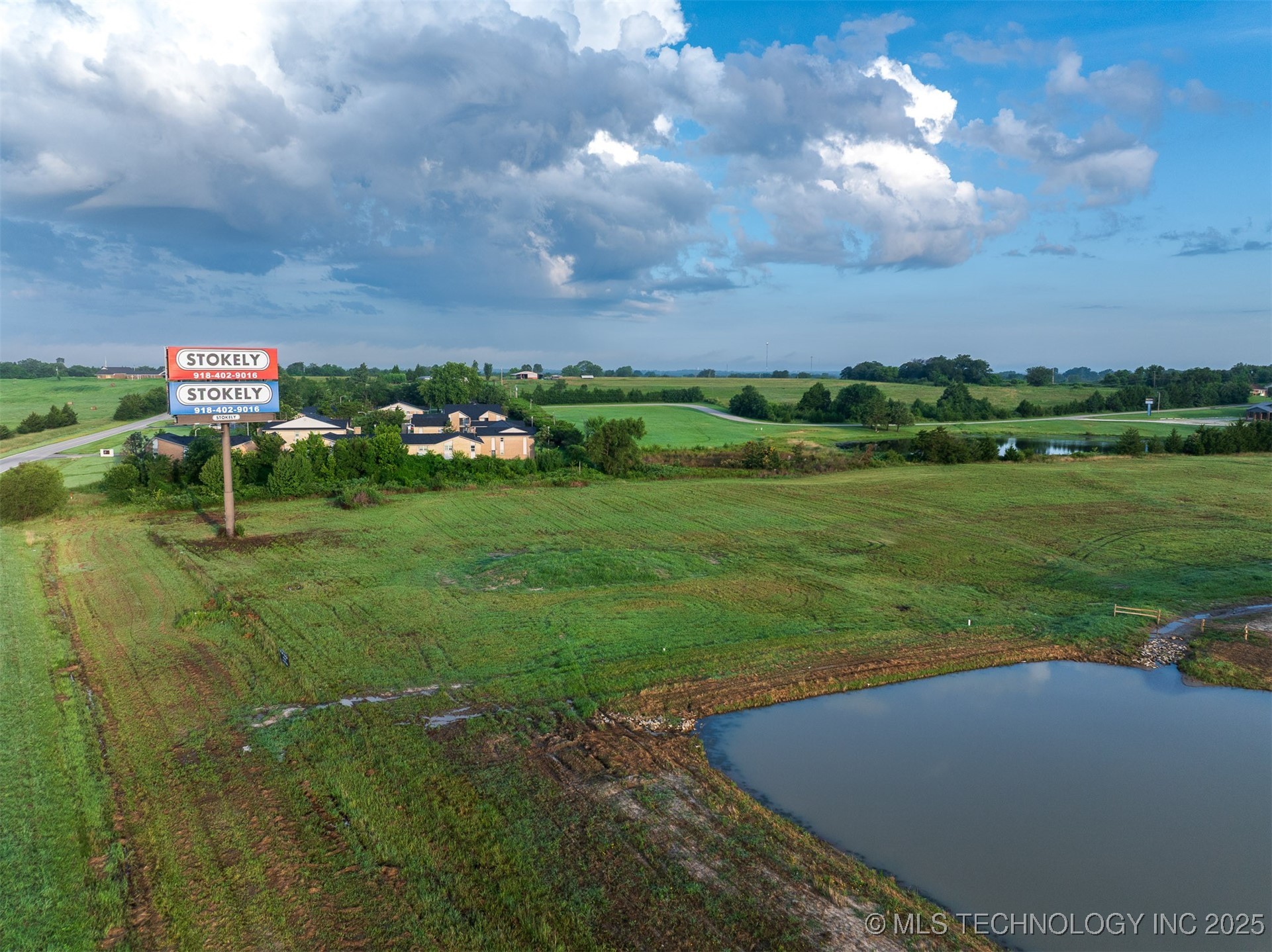 5 E 1100 Road Property Photo 25