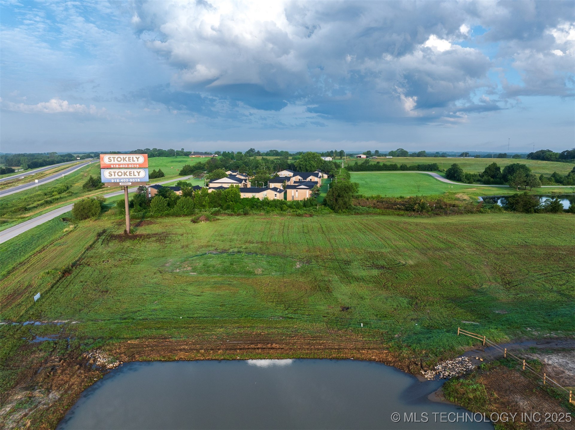 5 E 1100 Road Property Photo 26