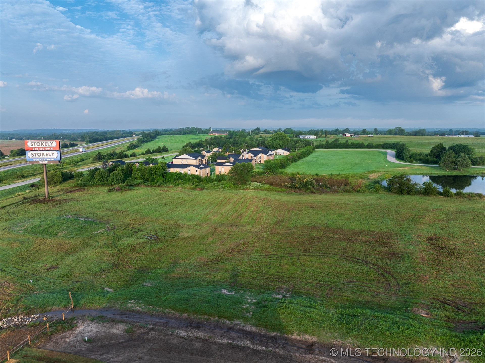 5 E 1100 Road Property Photo 27