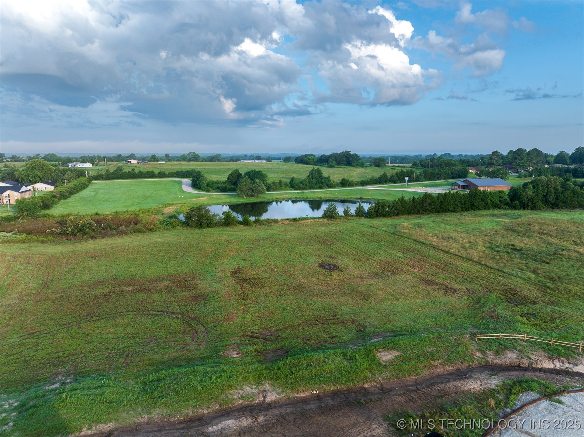 5 E 1100 Road Property Photo 28