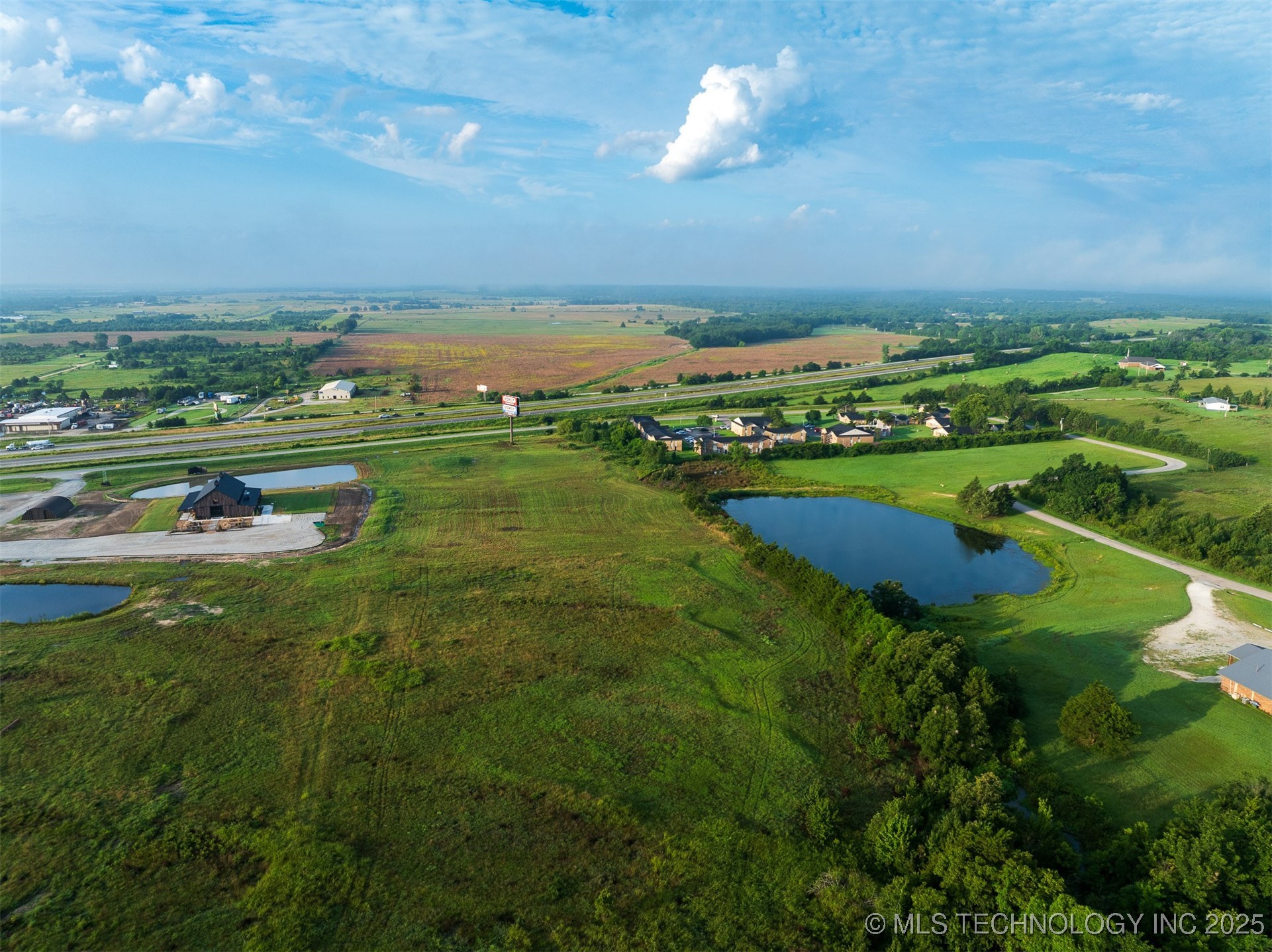 5 E 1100 Road Property Photo 31