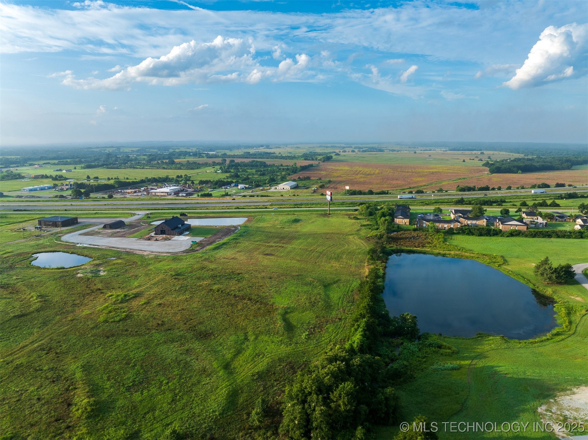 5 E 1100 Road Property Photo 32