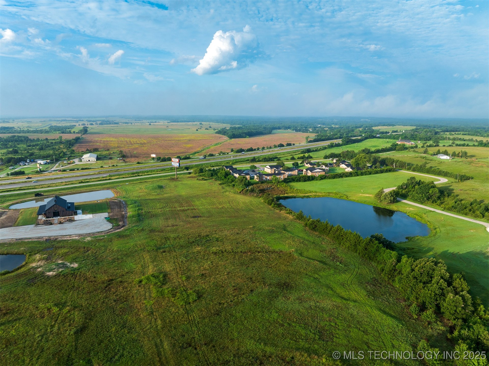 5 E 1100 Road Property Photo 33