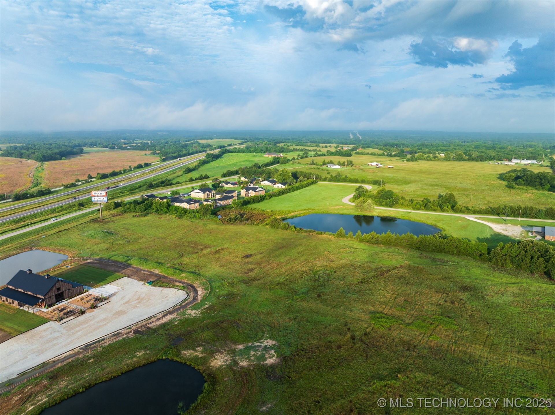 5 E 1100 Road Property Photo 35