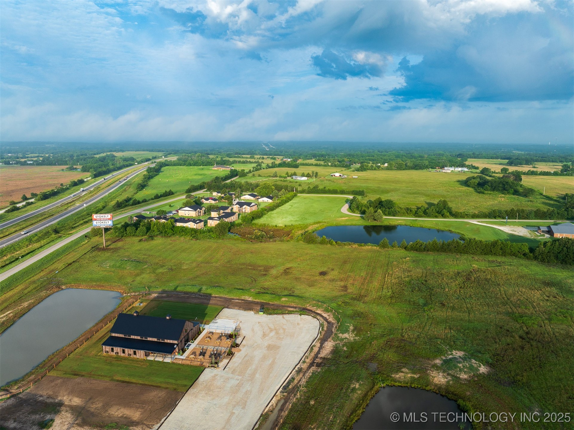 5 E 1100 Road Property Photo 36