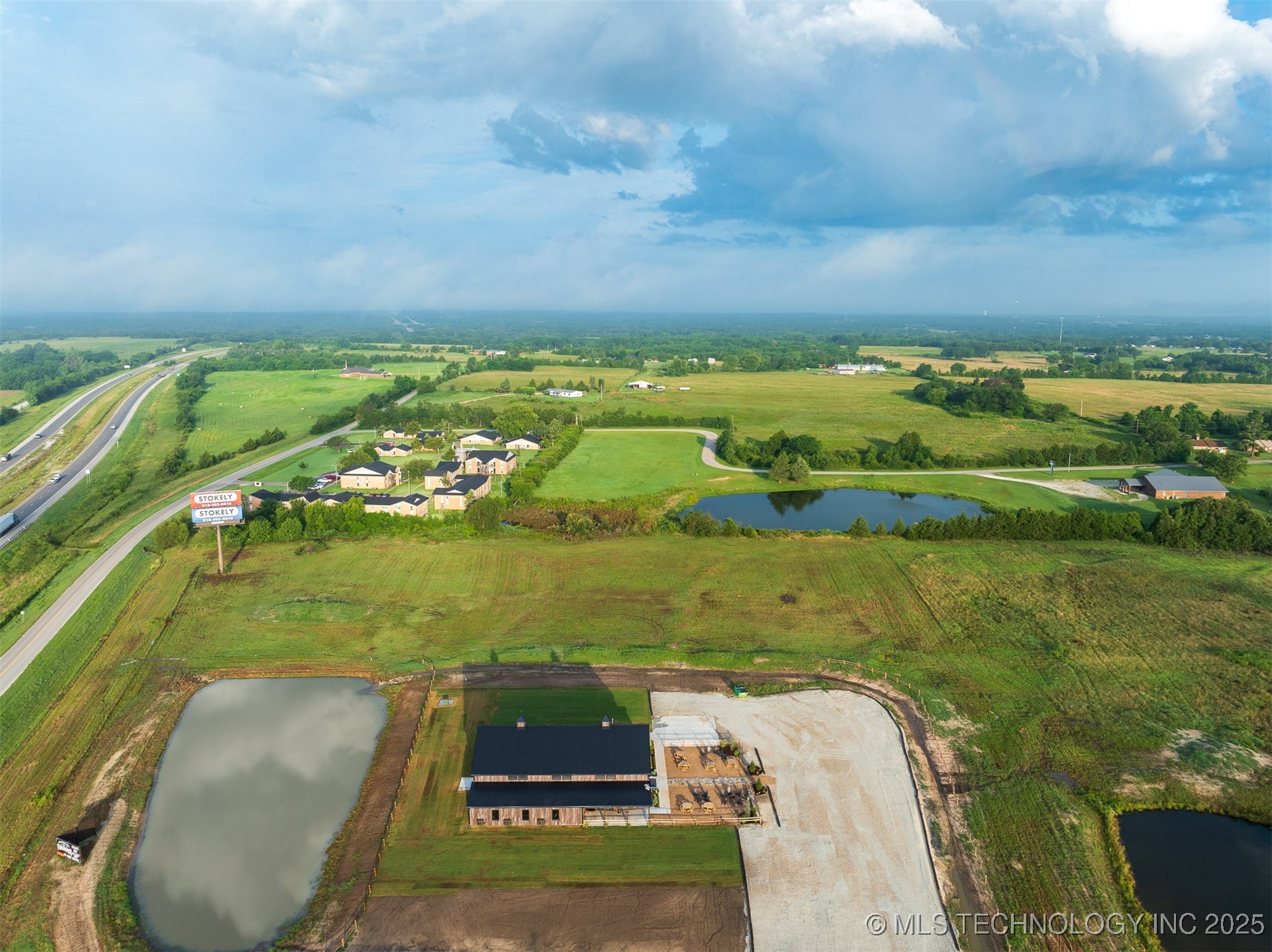 5 E 1100 Road Property Photo 37