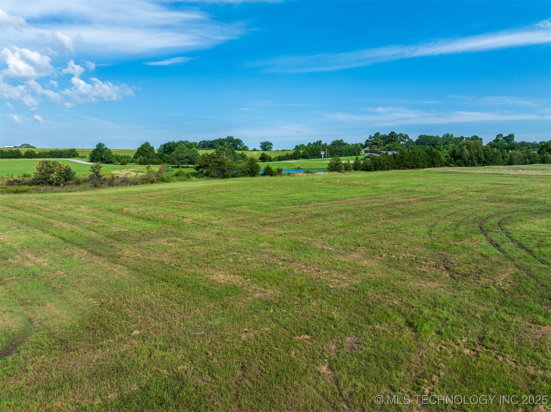 5 E 1100 Road Property Photo 44