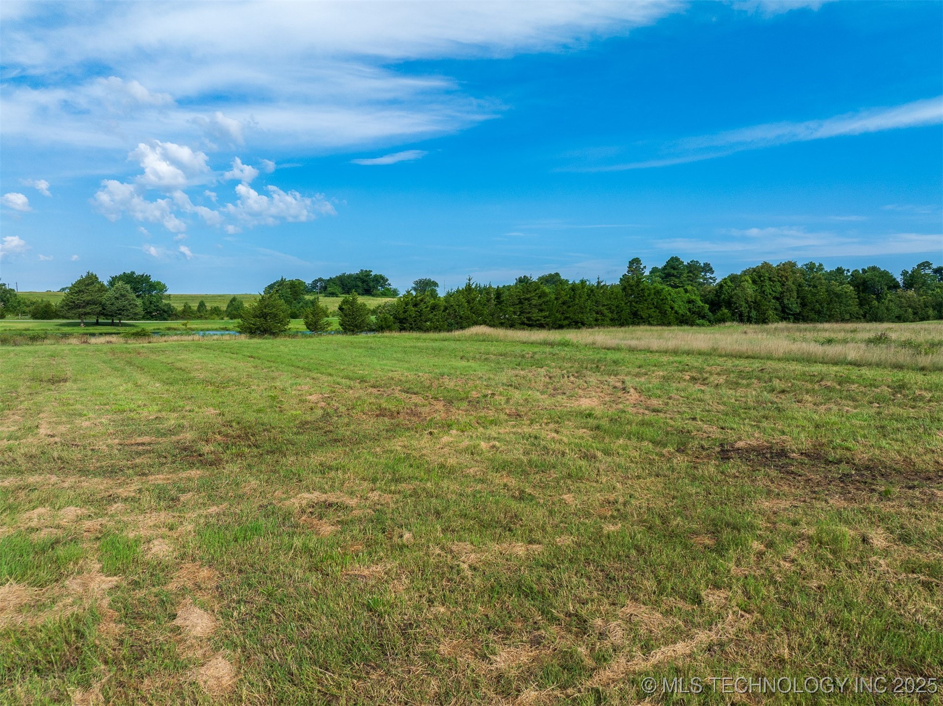 5 E 1100 Road Property Photo 45