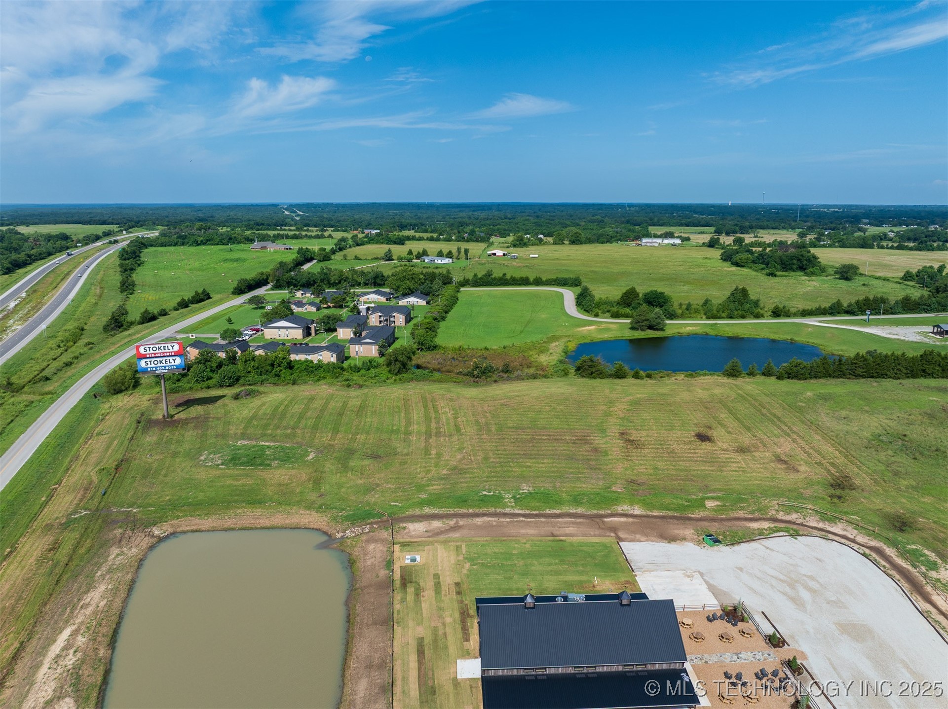 5 E 1100 Road Property Photo 48