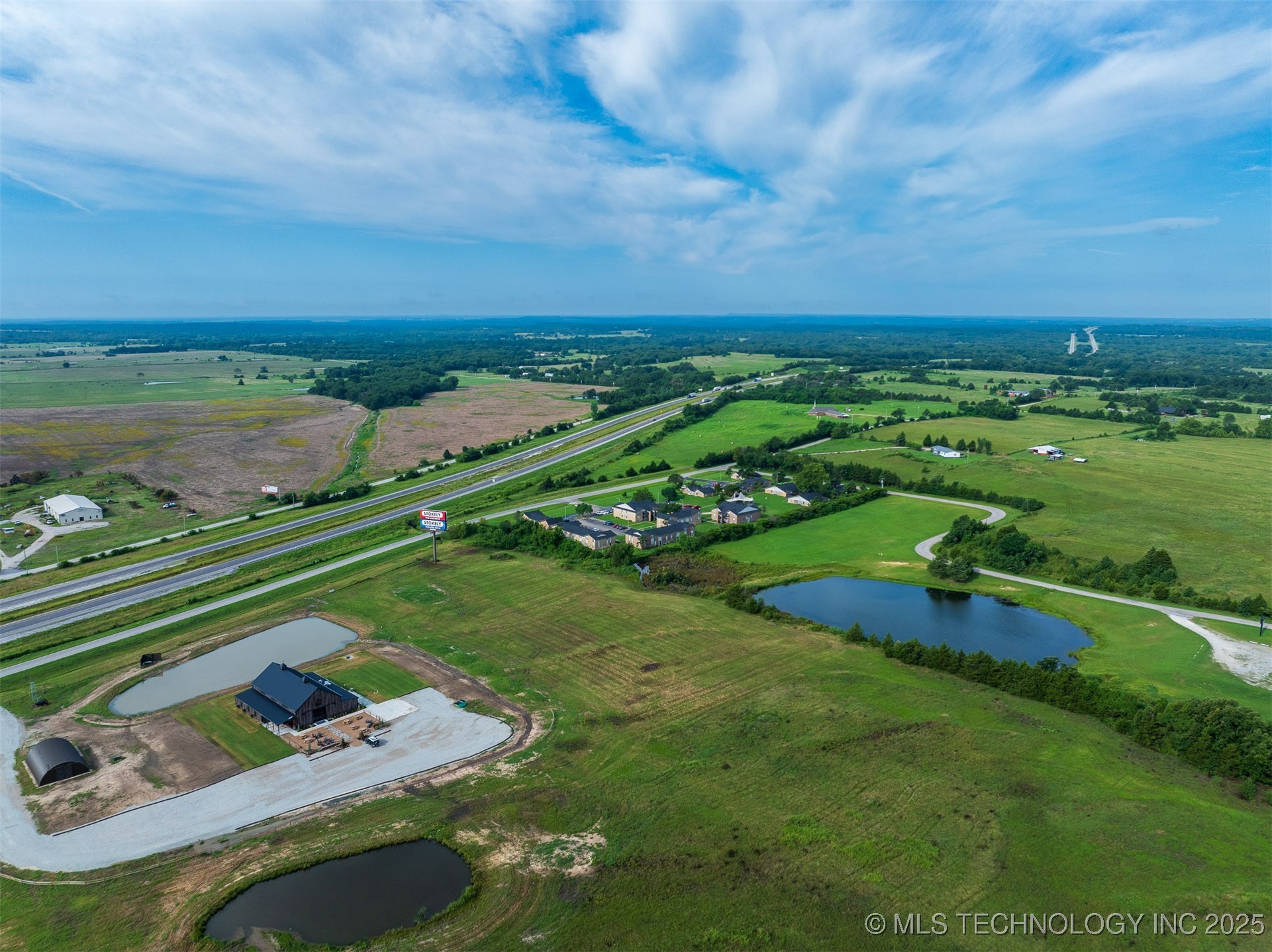 5 E 1100 Road Property Photo 57